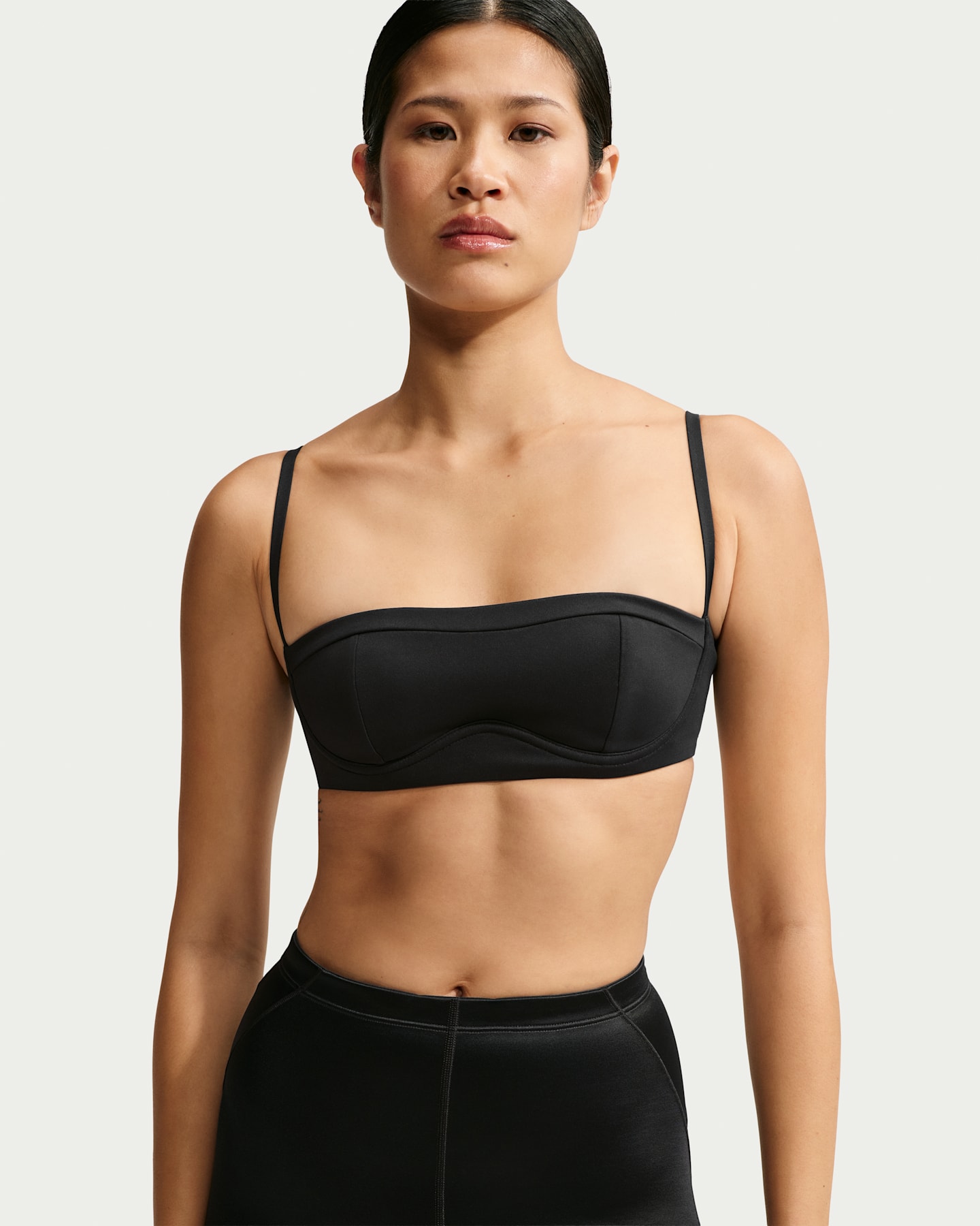 Женские спортивные бра NikeSKIMS Matte Balconette Bra, цвет: Обсидиановый — фото 9