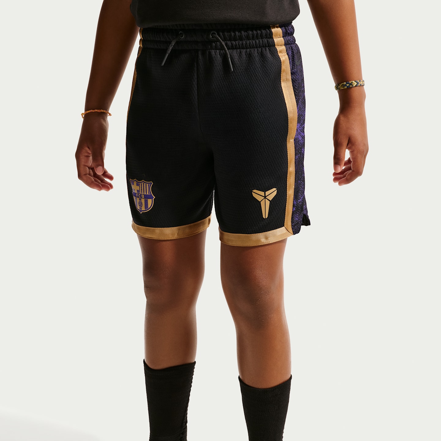 Детские шорты Nike FC Barcelona Away Kobe Dri-FIT Soccer, цвет: Чёрный / Золотой — фото 2