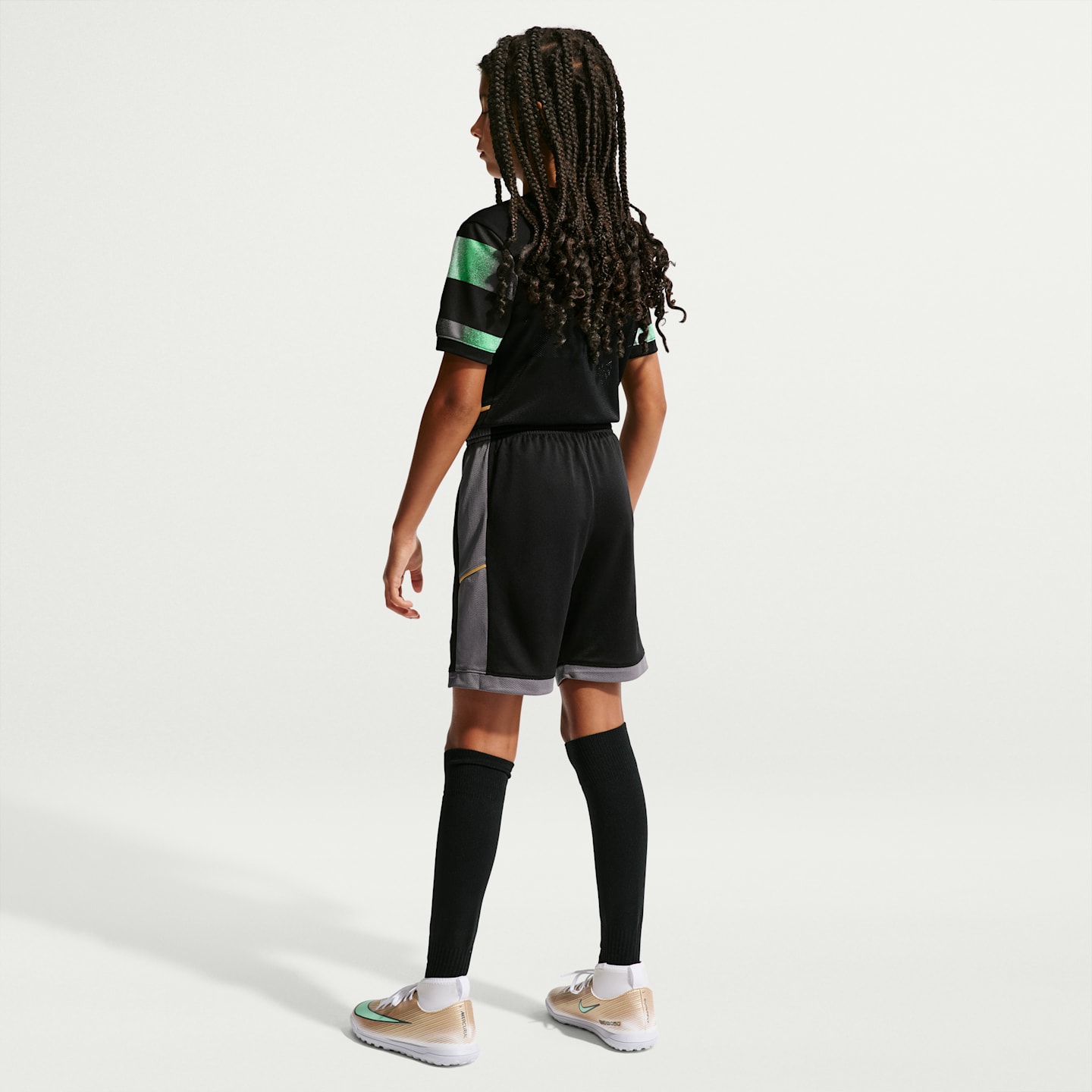 Детские футбольные шорты Nike Kylian Mbappé Academy Dri-FIT, цвет: Чёрный / Дымчатый серый — фото 7