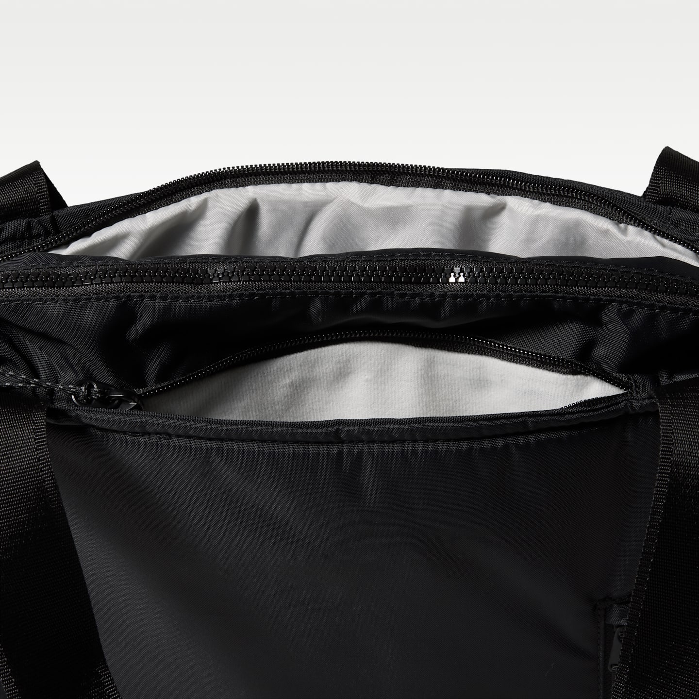 Сумка-тоут Nike Commute, 20 л, цвет: Чёрный / Серебряный — фото 6