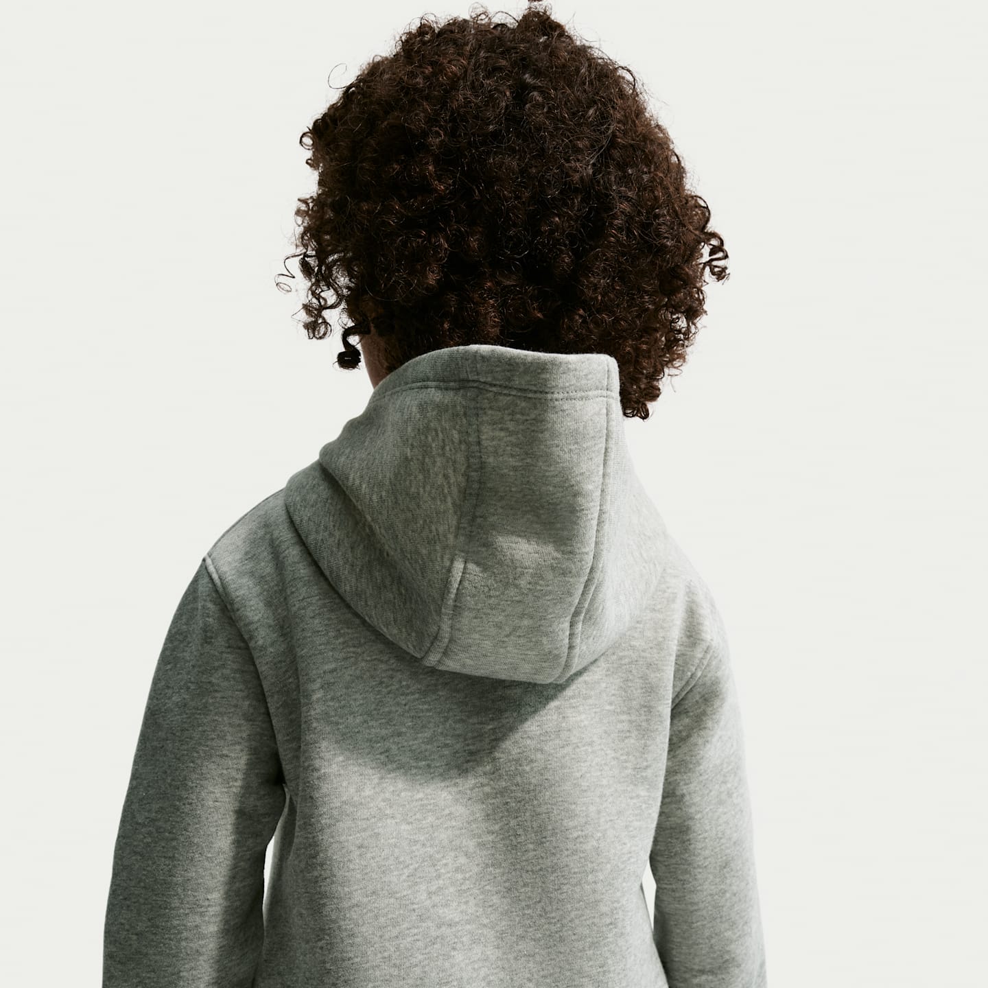 Детское худи Nike Club Chenille, цвет: Тёмный серый меланжевый — фото 2