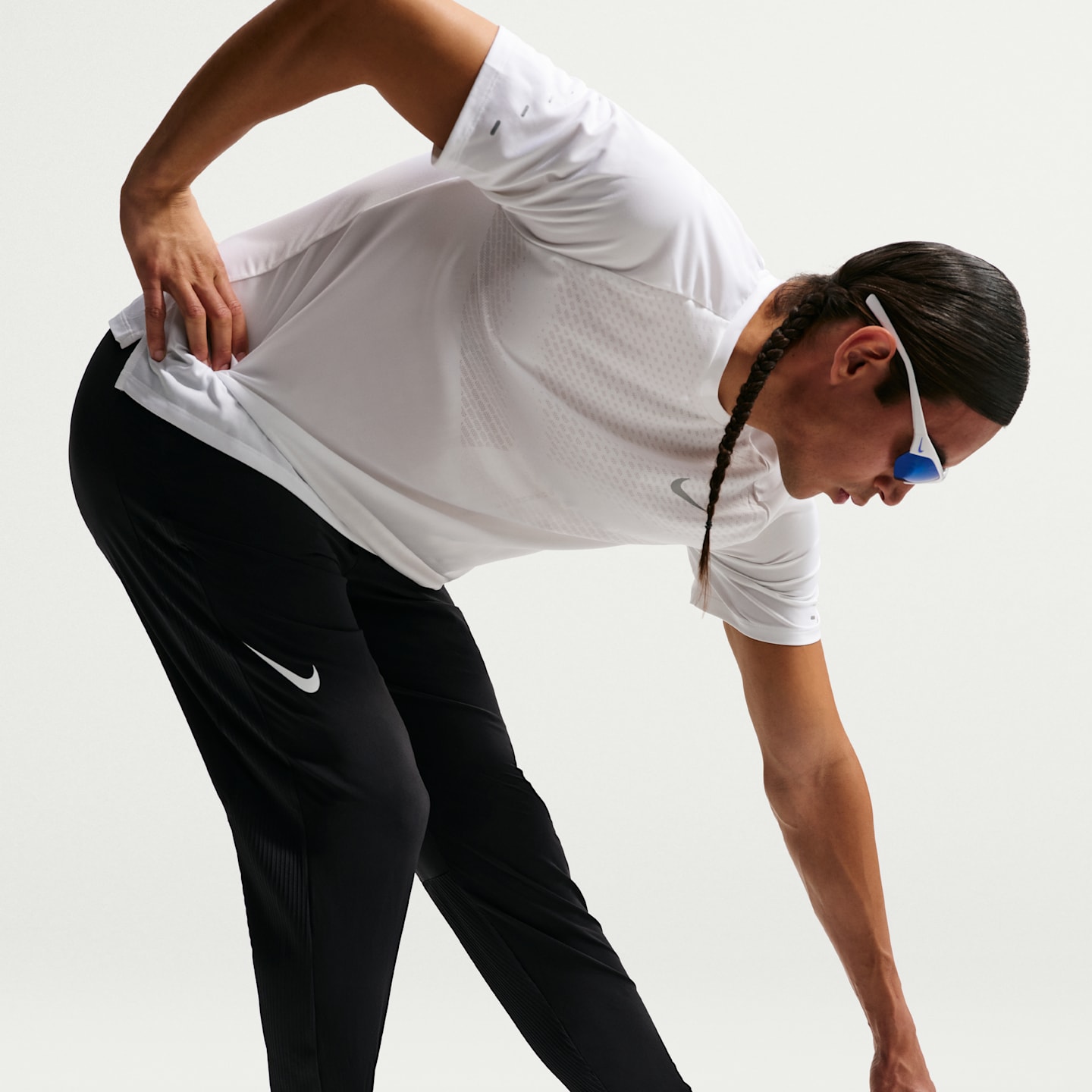 Мужские беговые брюки Nike AeroSwift Dri-FIT ADV, цвет: Чёрный / Снежный белый — фото 4