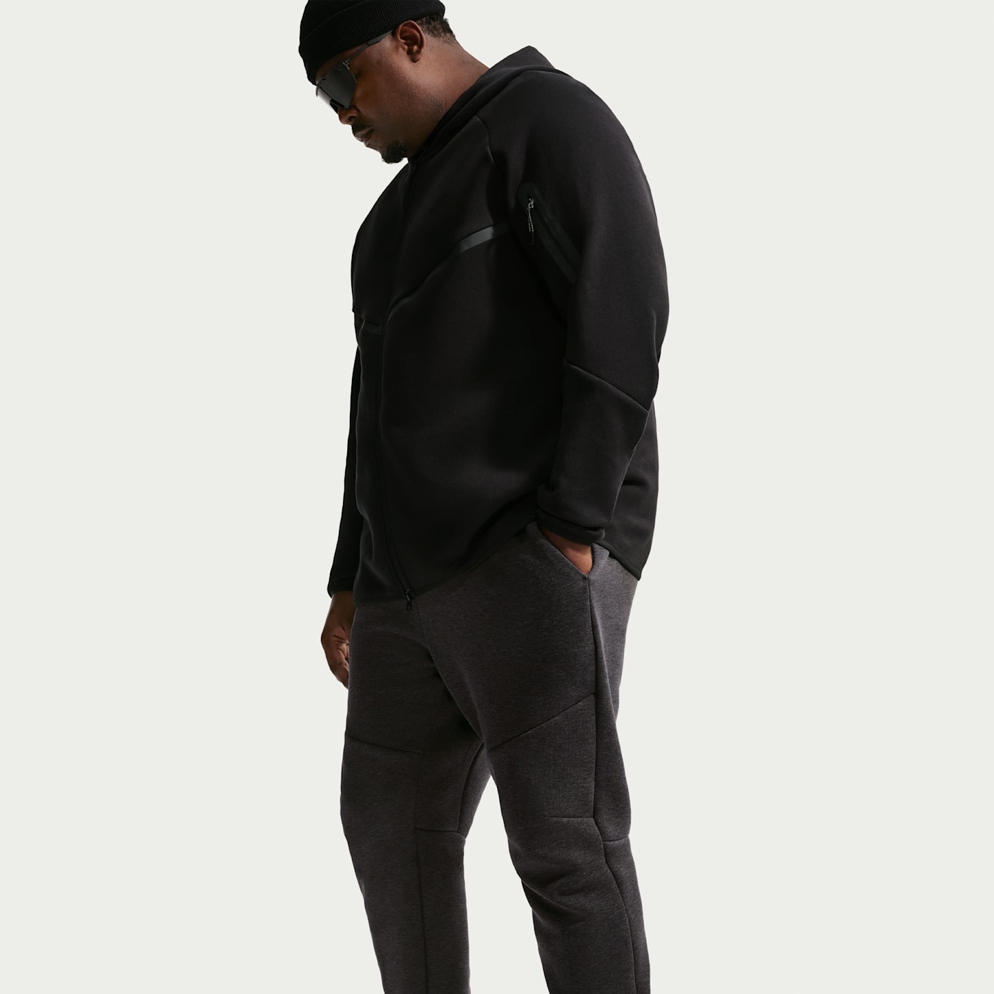Мужские брюки Nike Tech Fleece, цвет: Чёрный меланжевый / Чёрный — фото 9