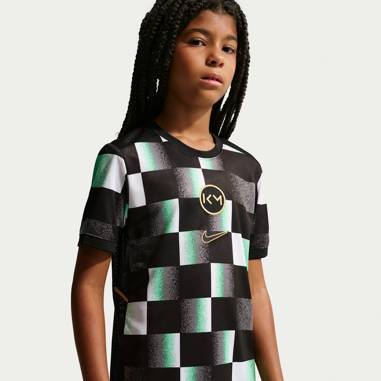 Детская футбольная футболка Nike Kylian Mbappé Academy Dri-FIT с коротким рукавом, цвет: Чёрный / Золотой — фото 2