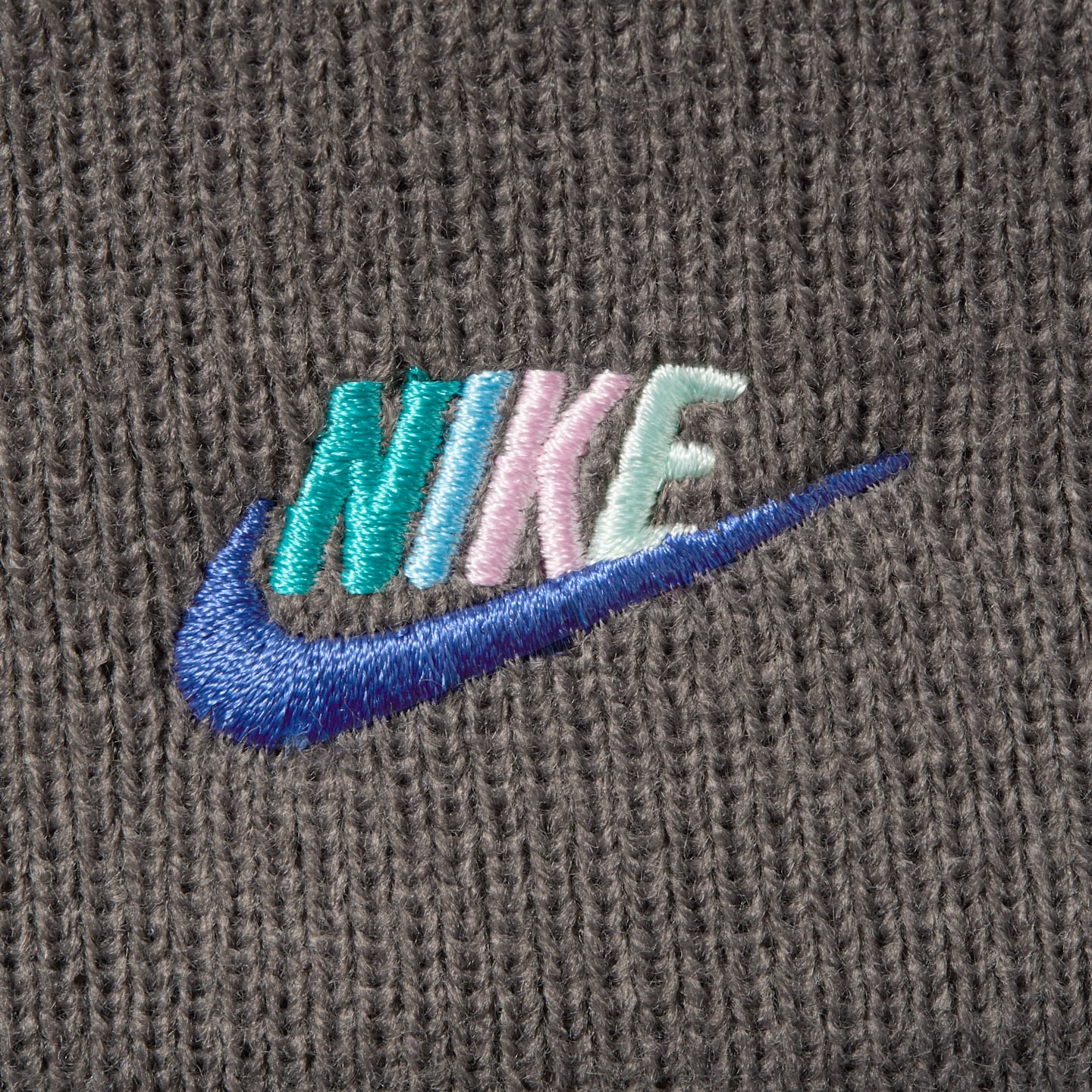 Детский набор Nike Club: шапка и перчатки, цвет: Серо-бежевый — фото 3