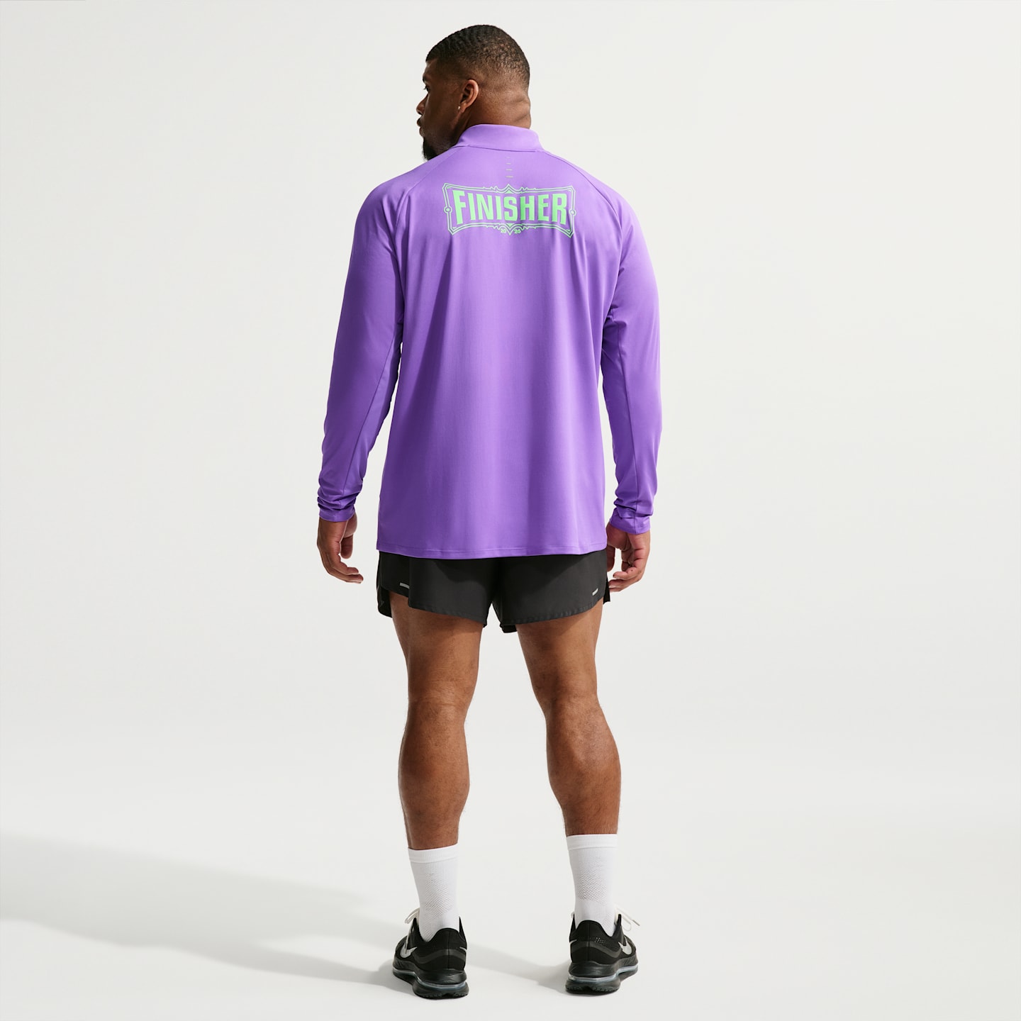 Мужской беговой топ Nike Stride Dri-FIT на молнии 1/2, цвет: Виноградный / Зелёный — фото 10