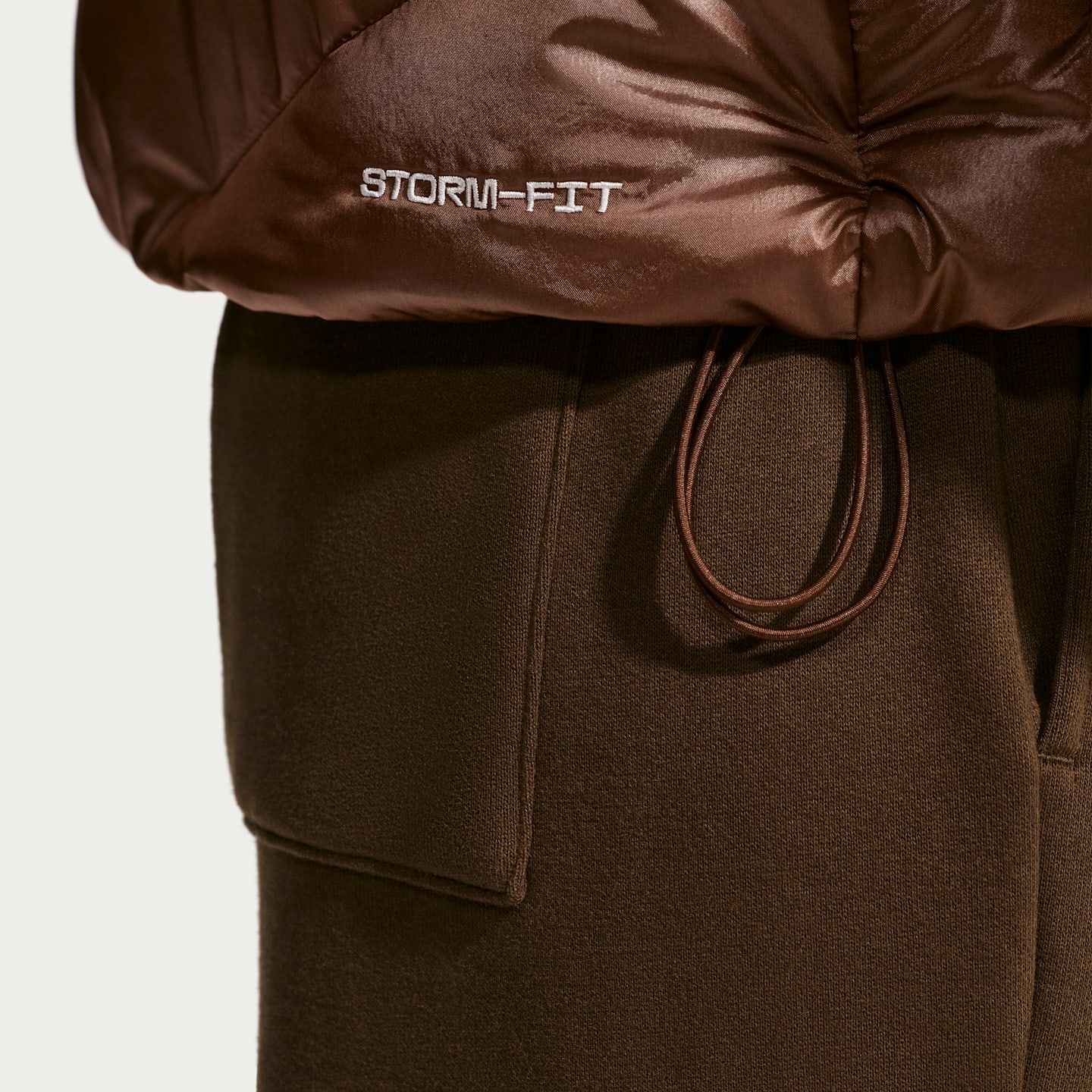 Женский жилет Nike Sportswear Windpuffer Loose Storm-FIT Hooded Down, цвет: Какао / Молочный — фото 7