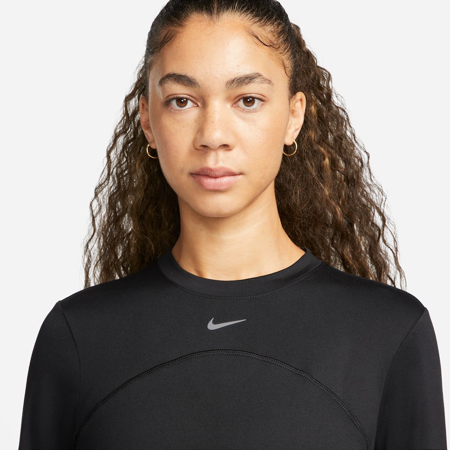 Женский топ Nike Dri-FIT Swift Element UV Crew-Neck Running Top, цвет: Чёрный — фото 3