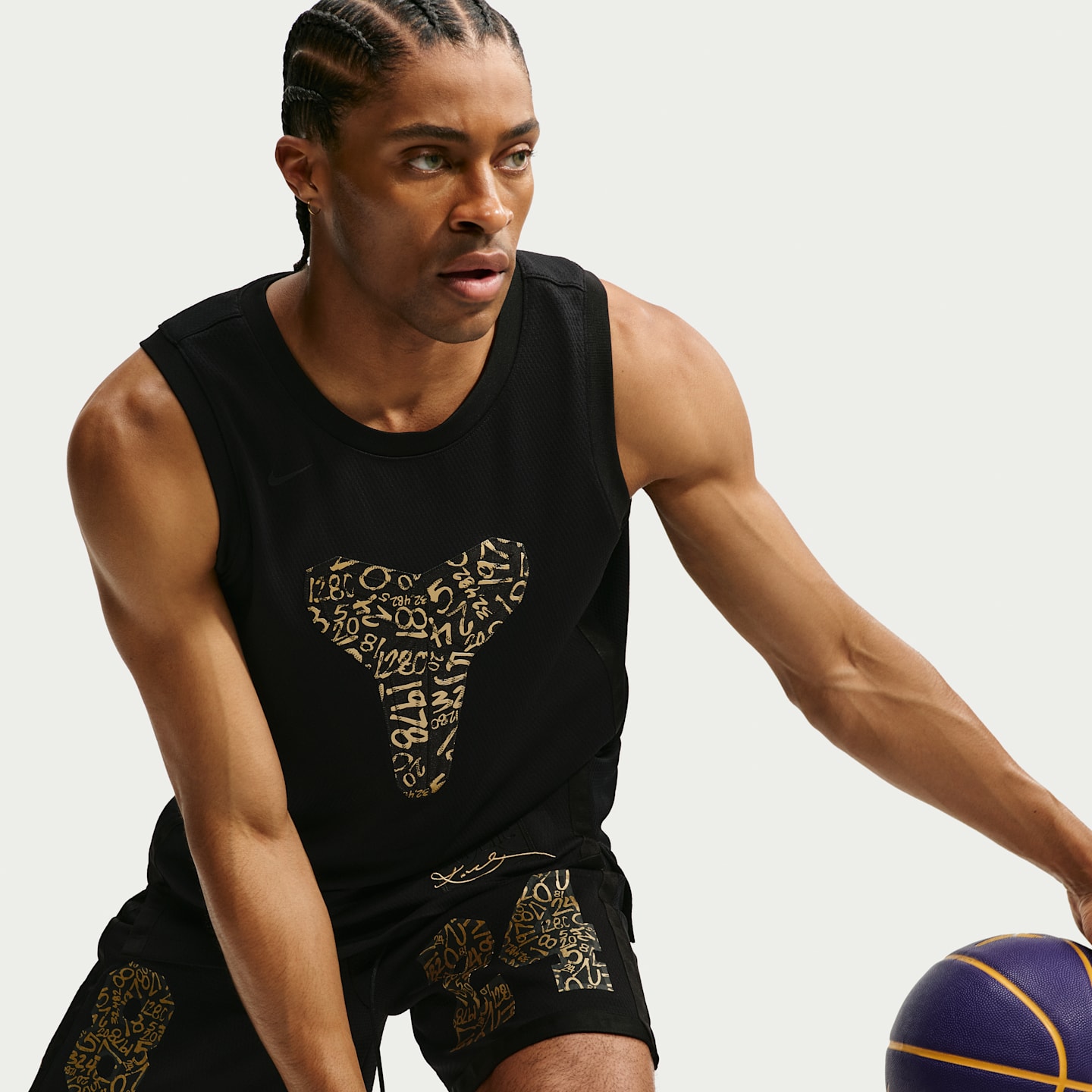 Мужской топ Nike Kobe Performance Sleeveless Top, цвет: Чёрный / Металлик золотой — фото 3