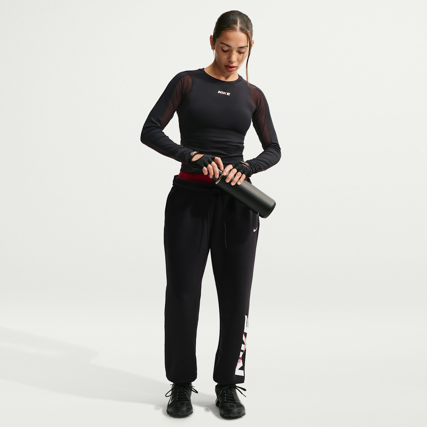 Женский топ Nike One Dri-FIT с длинным рукавом, цвет: Чёрный / Белый — фото 4