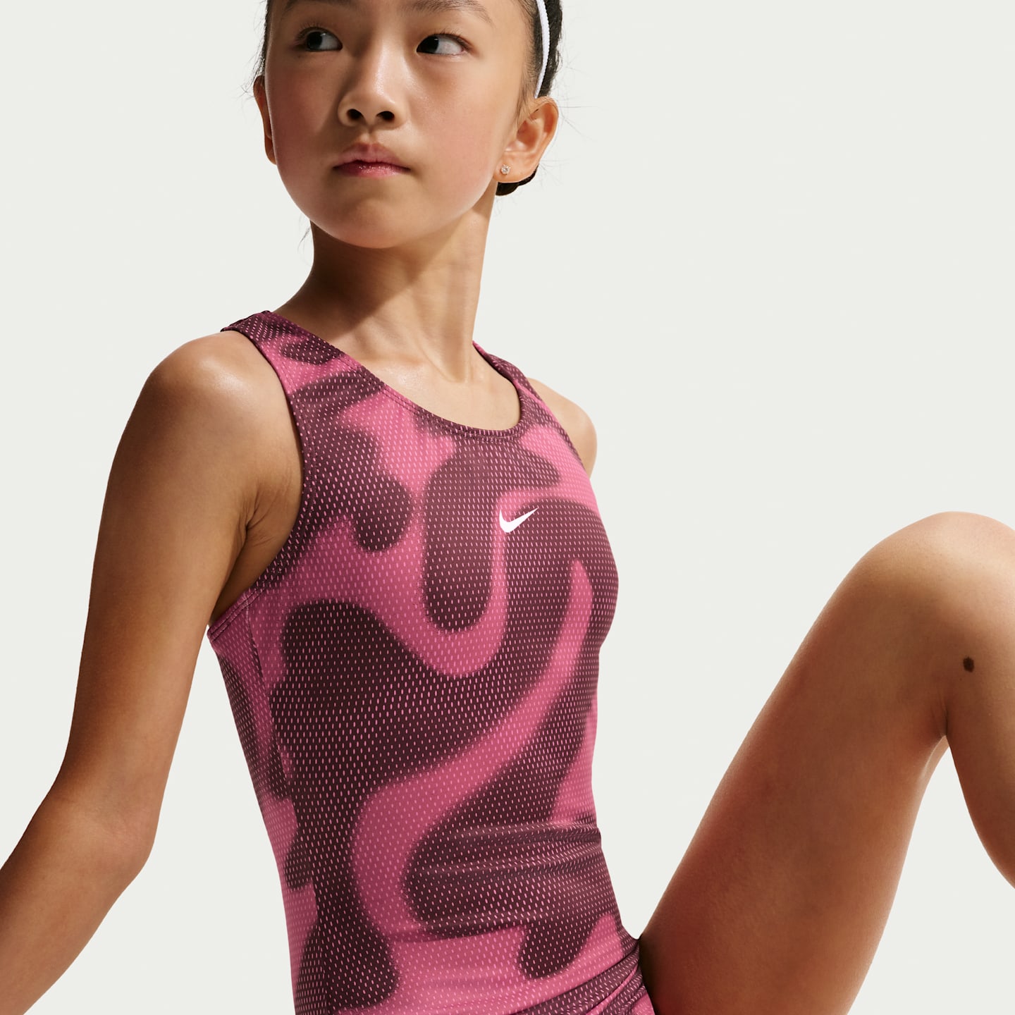 Женский топ Nike Gymnastics Urban Camo Racerback Leotard, цвет: Пурпурный — фото 4
