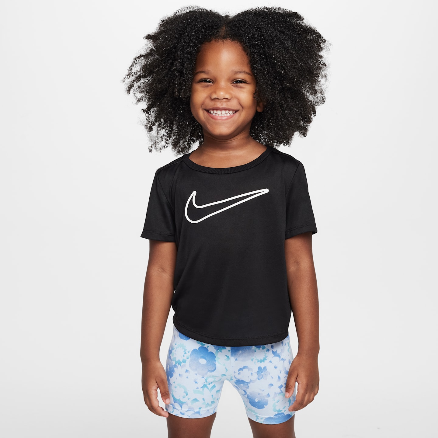 Топ Nike One Fitted Dri-FIT Short-Sleeve для девочек, цвет: Чёрный — фото 1