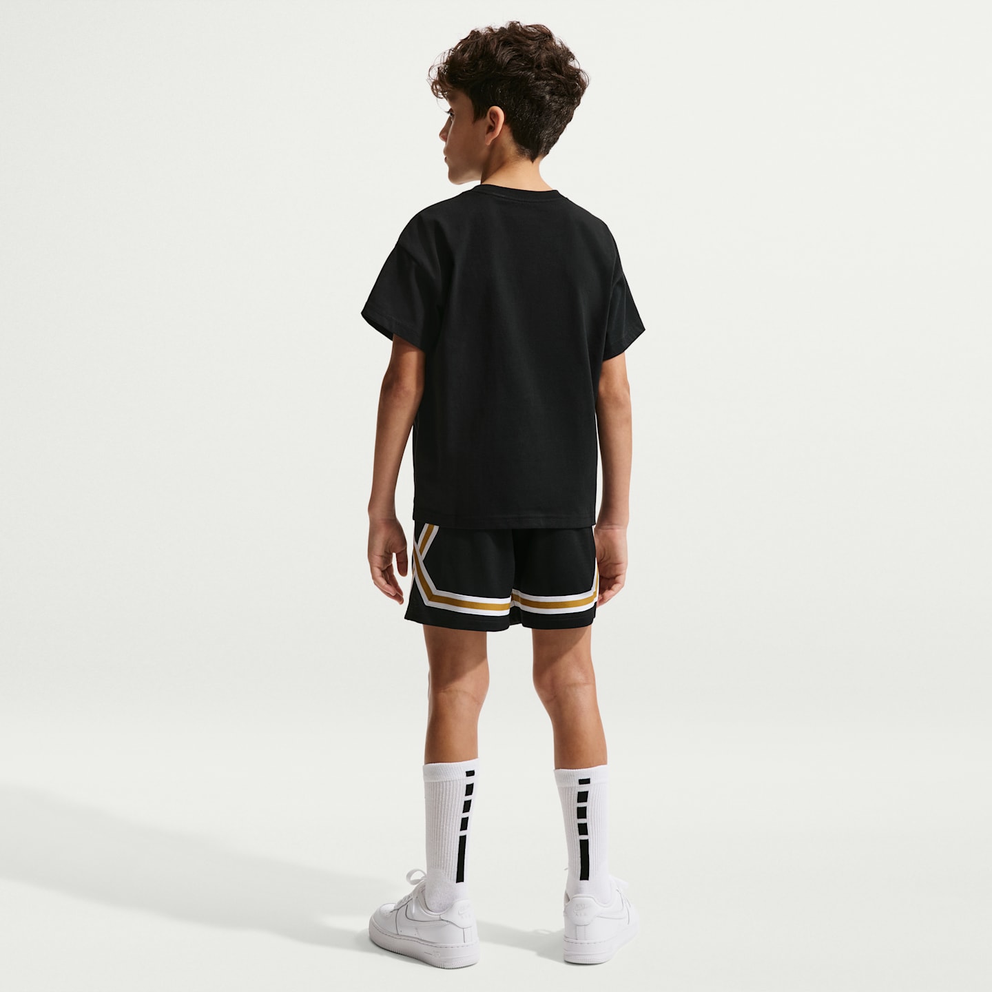 Детская футболка Nike Sportswear, цвет: Чёрный — фото 5