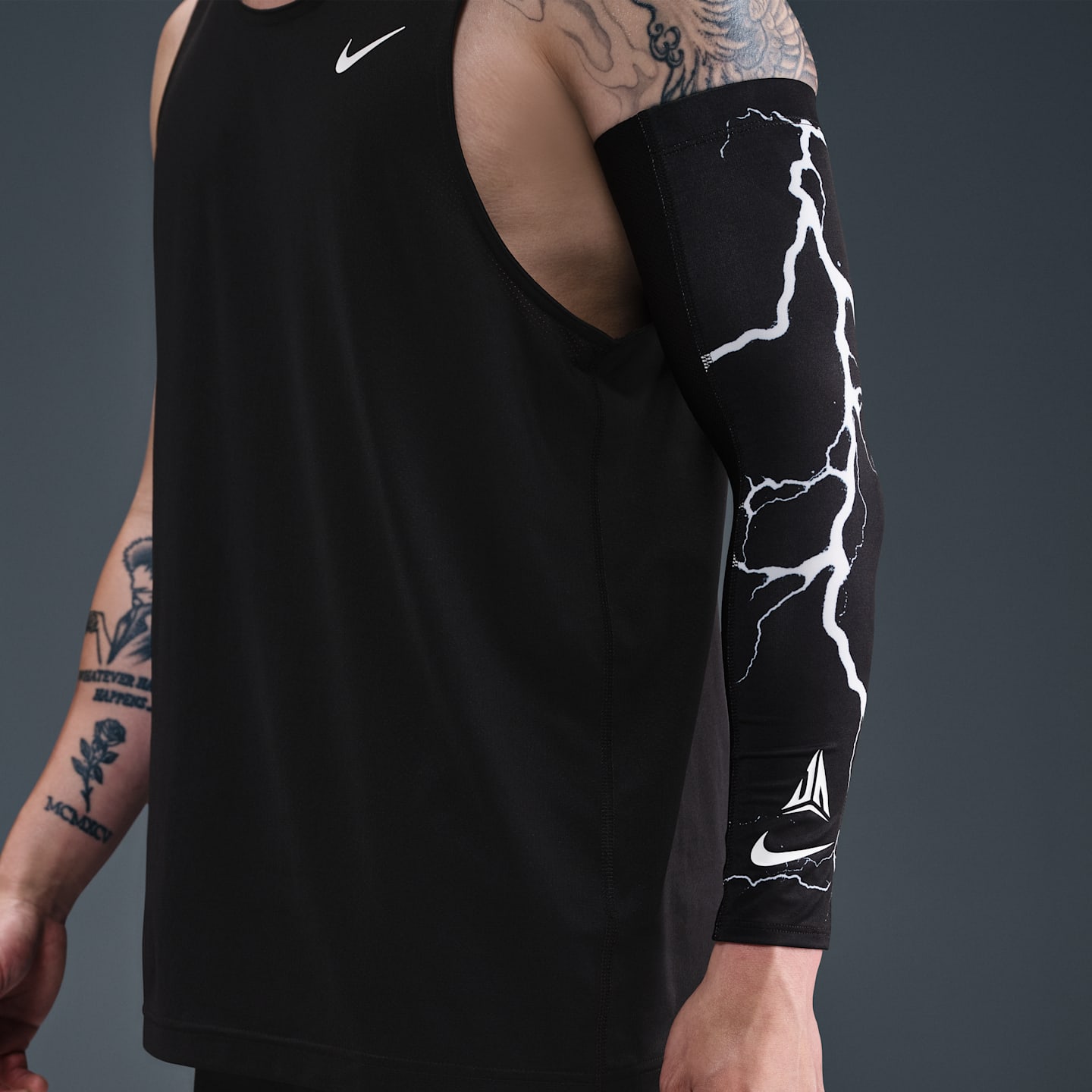 Баскетбольный нарукавник Nike Ja Dri-FIT, цвет: Чёрный — фото 1