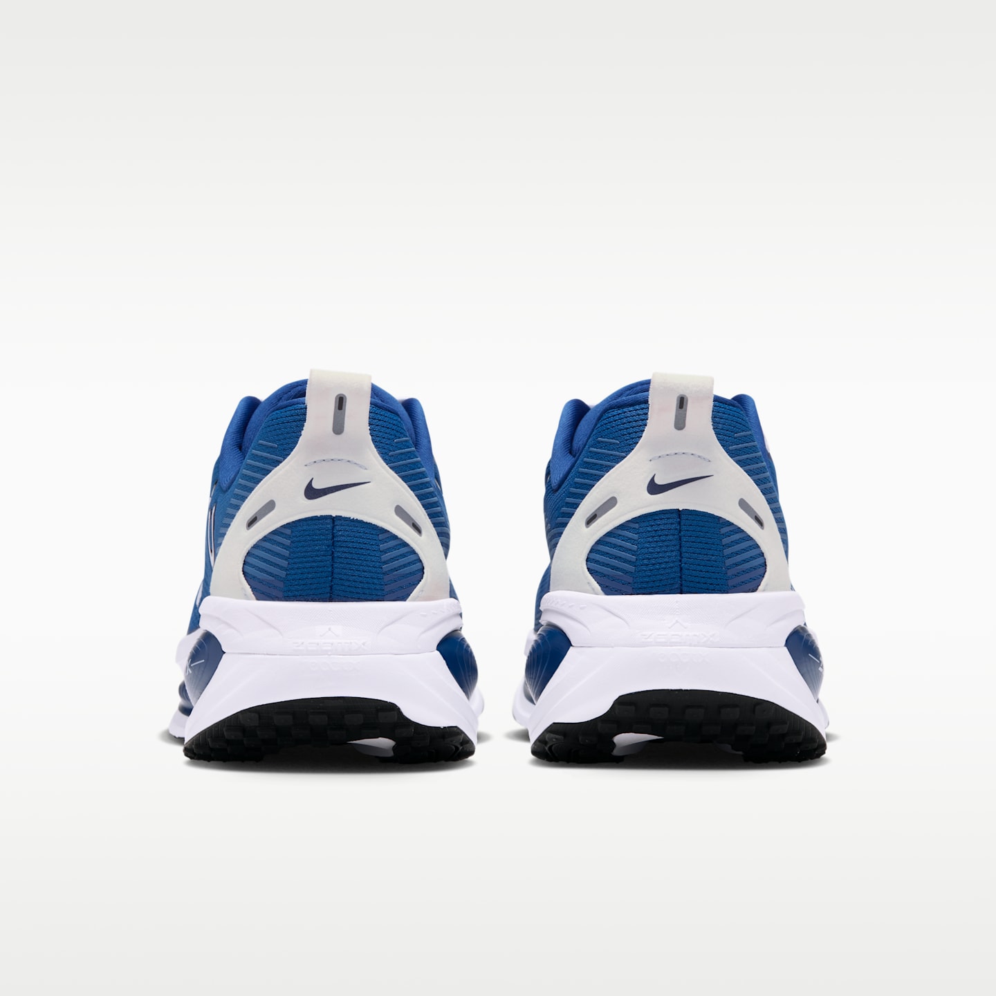 Мужские кроссовки Nike Vomero 18 (Indianapolis Colts) NFL Road Running, цвет: Синий / Чёрный — фото 6