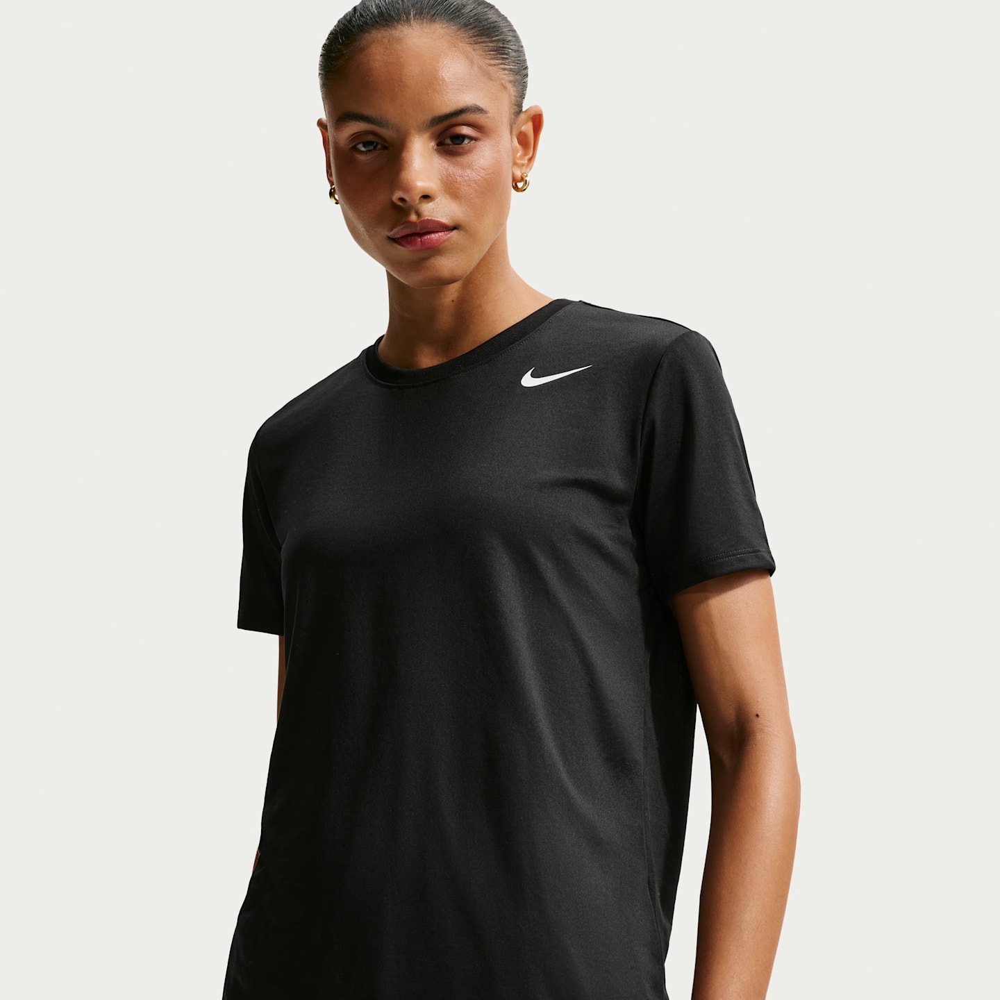 Женская футболка Nike Dri-FIT, цвет: Чёрный / Белый — фото 1