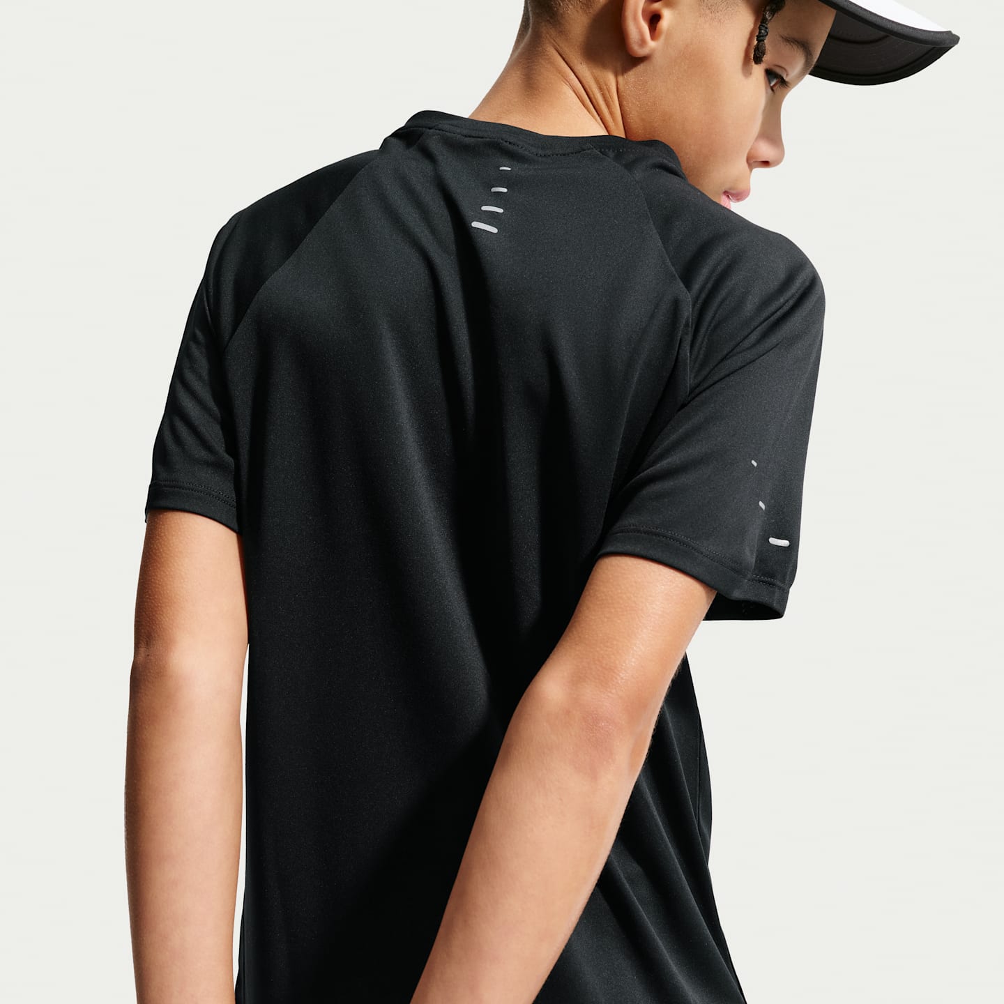 Детский топ Nike Stride Dri-FIT с коротким рукавом, цвет: Чёрный — фото 5