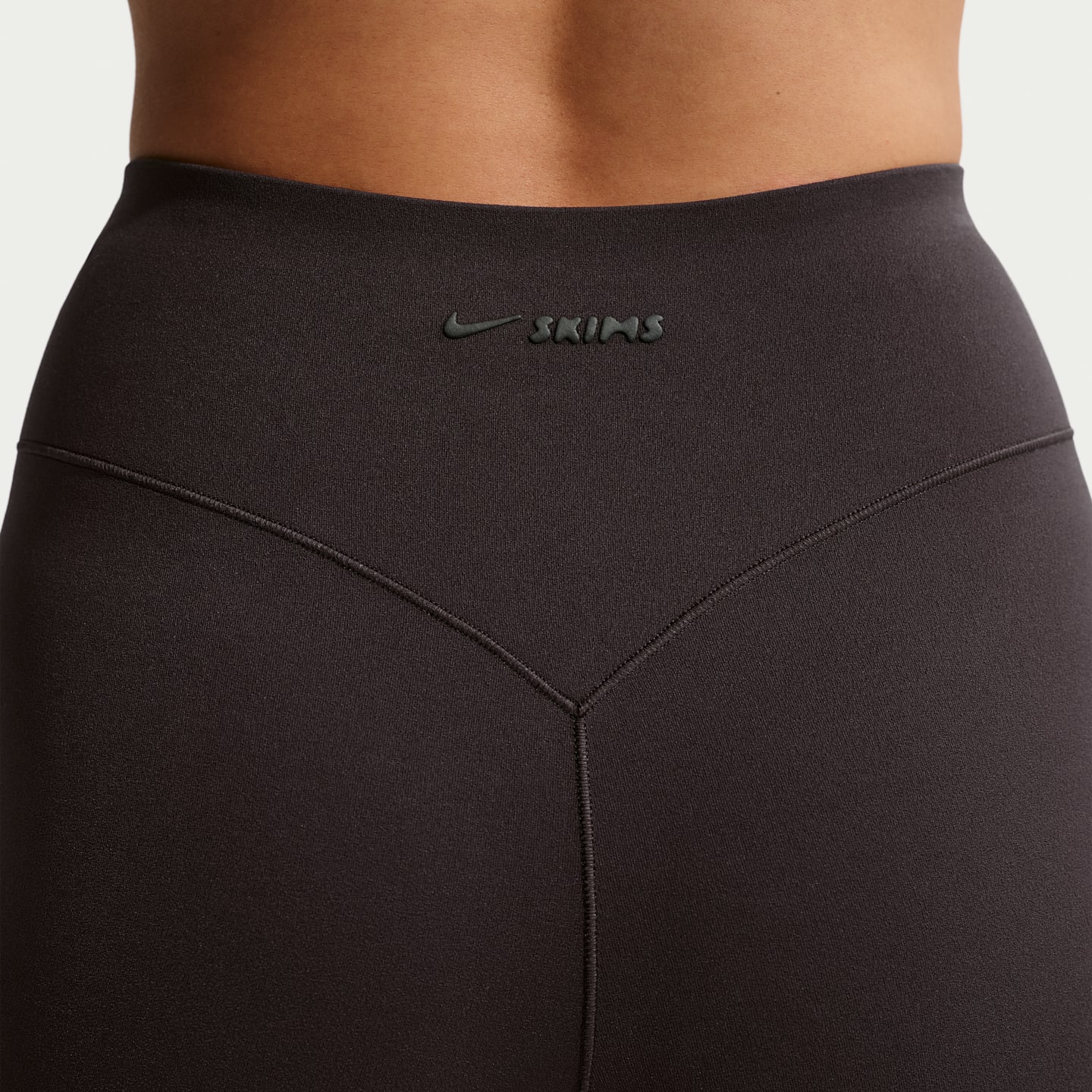 Женские легинсы NikeSKIMS Studio Stretch, цвет: Кофейный — фото 6