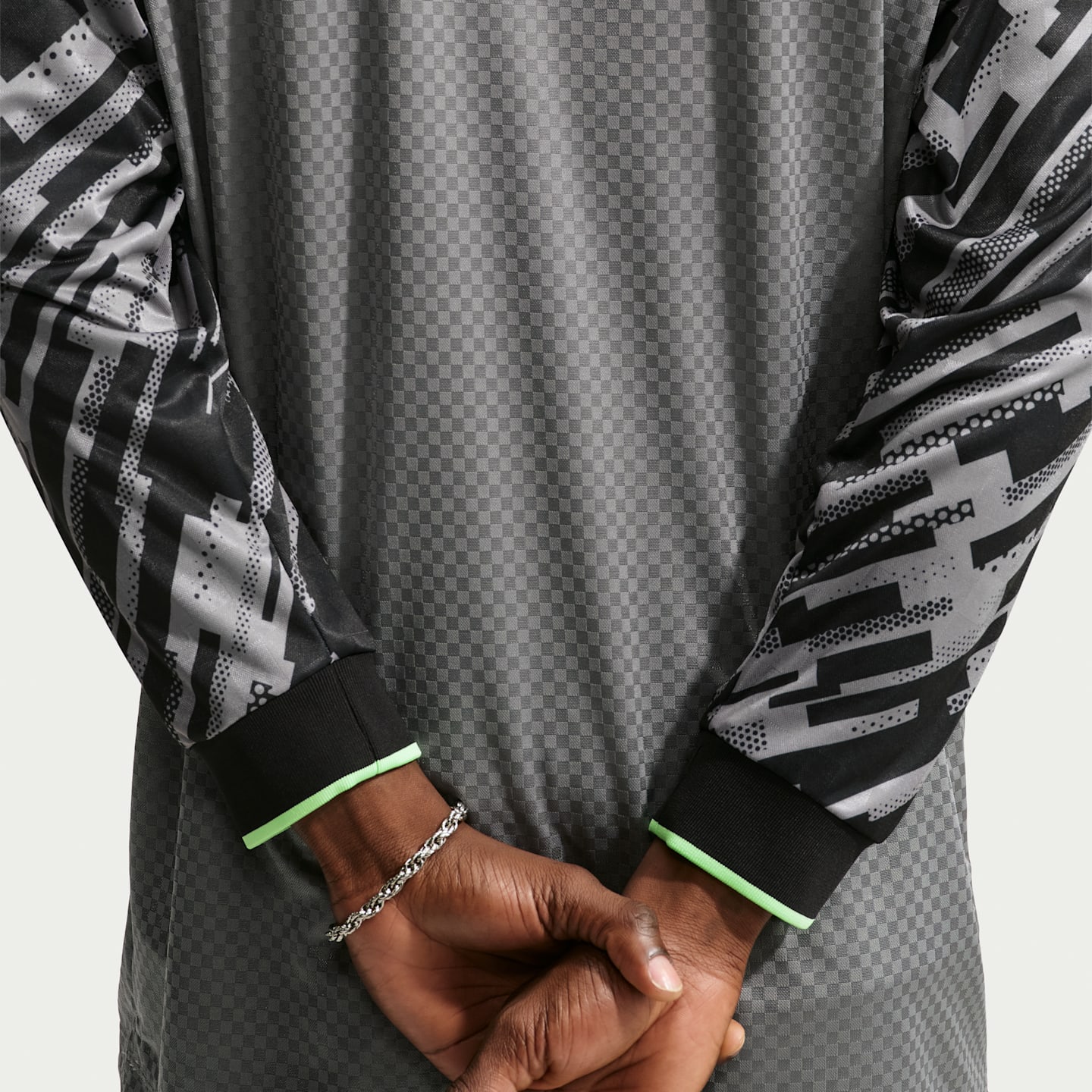 Мужской топ Nike Premier Dri-FIT Long-Sleeve Soccer Jersey, цвет: Холодный серый / Чёрный — фото 2