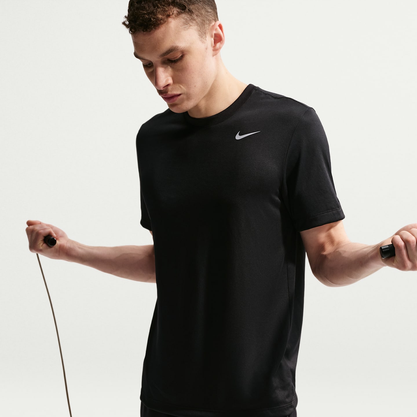 Мужская футболка для фитнеса Nike Dri-FIT Legend, цвет: Чёрный / Серебряный — фото 3