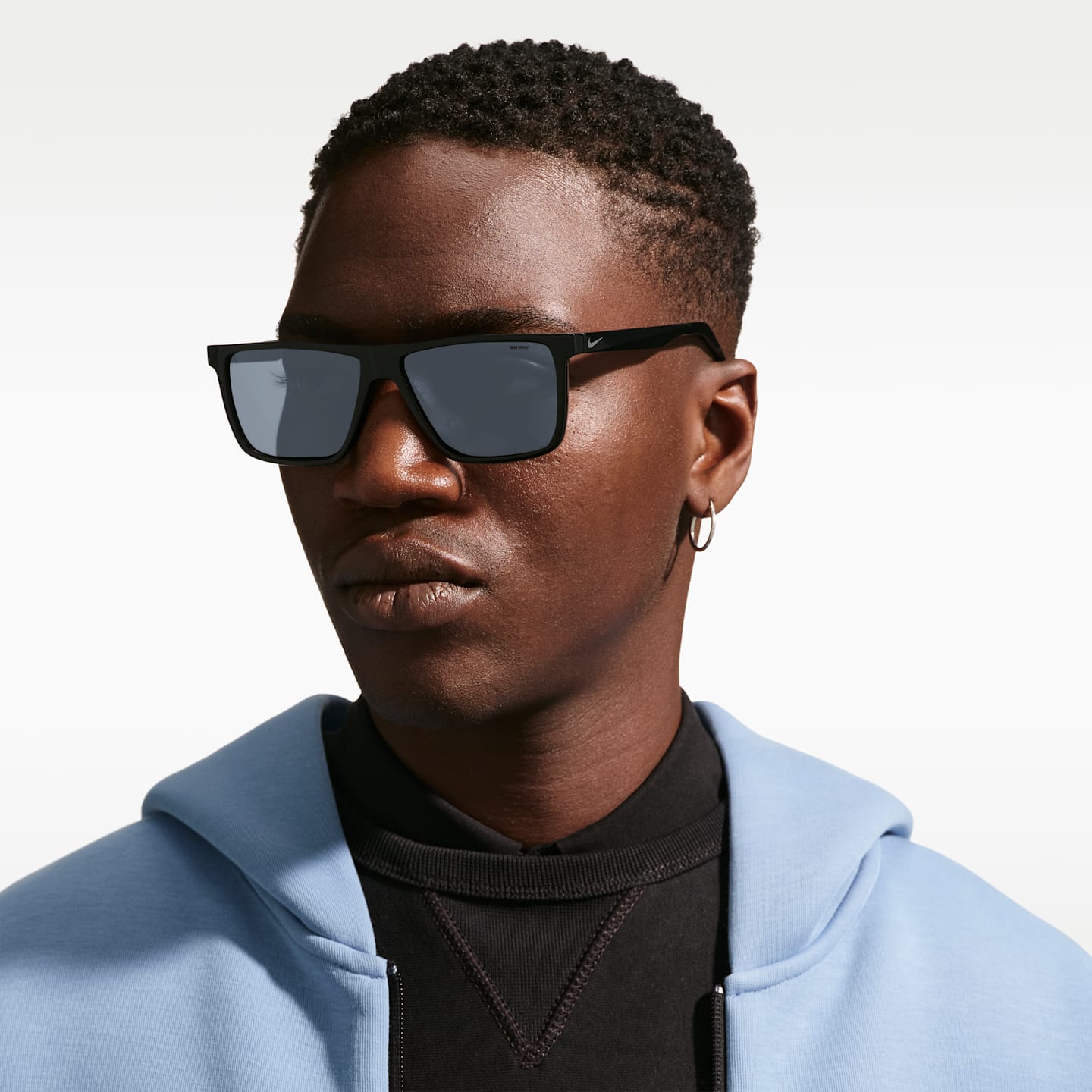 Солнцезащитные поляризационные очки Nike Blaze, цвет: Чёрный / Серый — фото 2