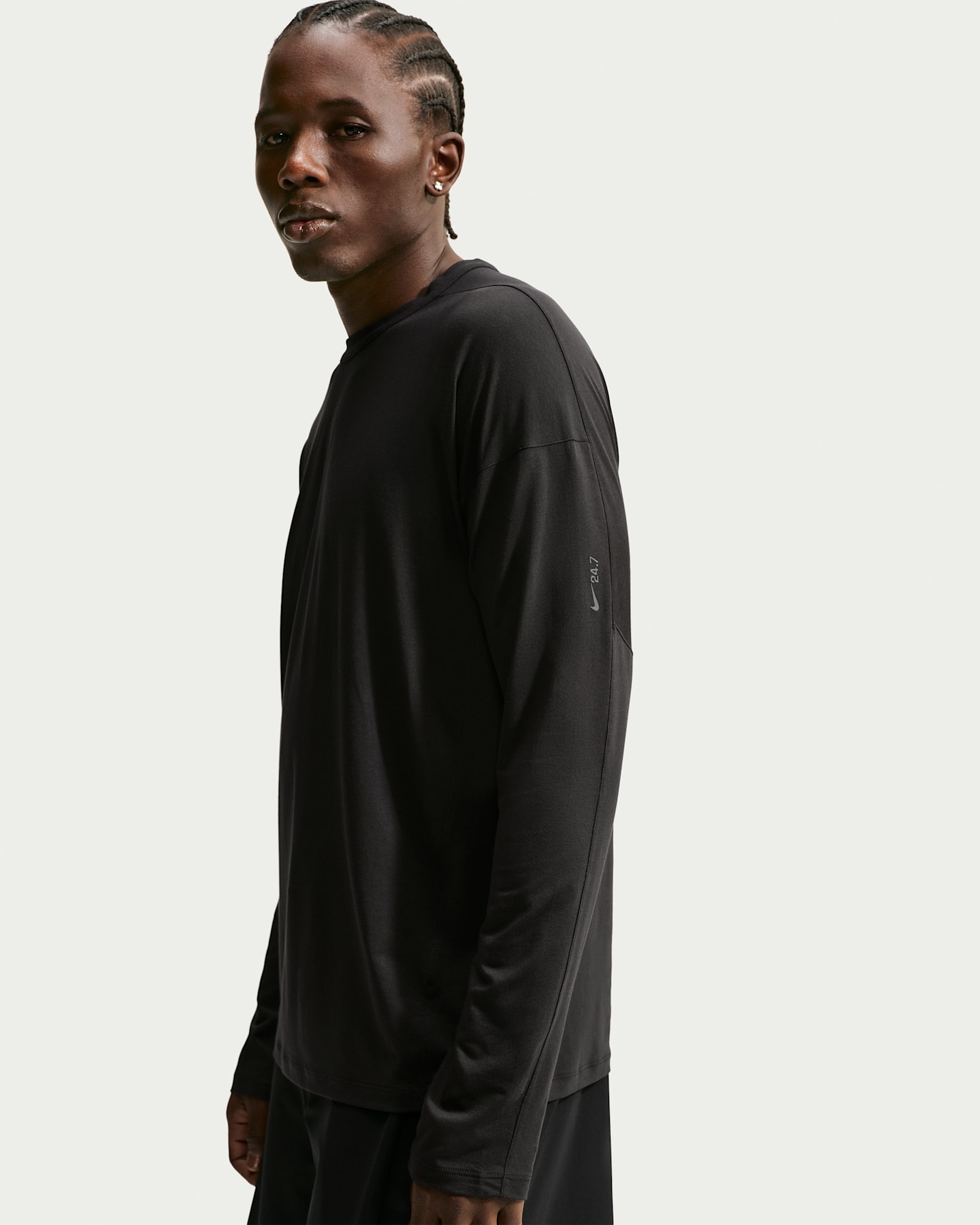 Мужской лонгслив Nike 24.7 ImpossiblySoft Light Dri-FIT, цвет: Чёрный / Серый — фото 12