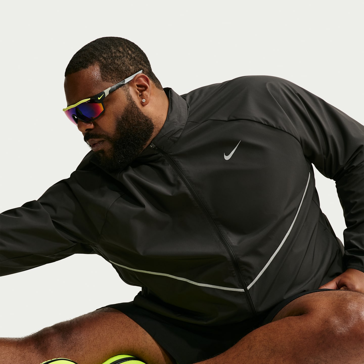 Мужская беговая куртка Nike Miler Repel с УФ-защитой, цвет: Чёрный — фото 9