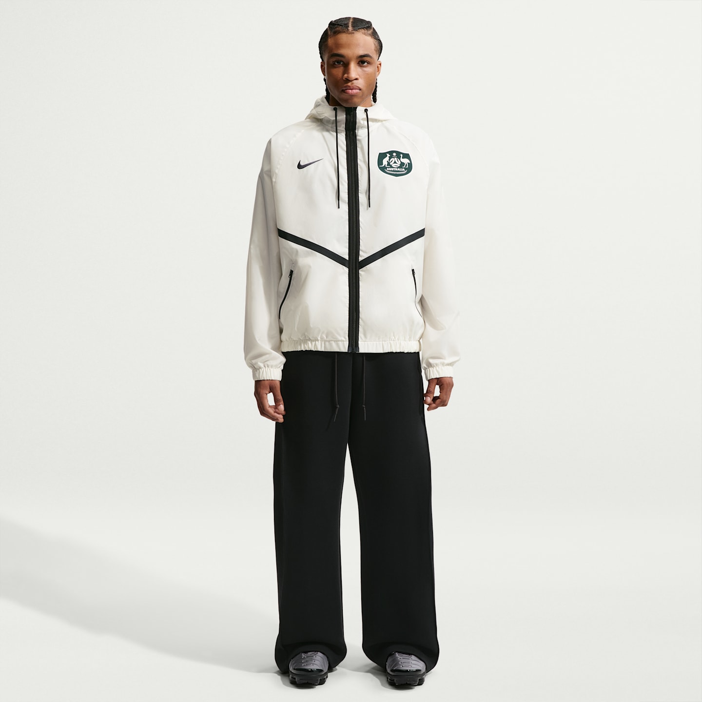 Мужская футбольная куртка Nike Australia Anthem Dri-FIT, цвет: Молочный / Еловый — фото 4