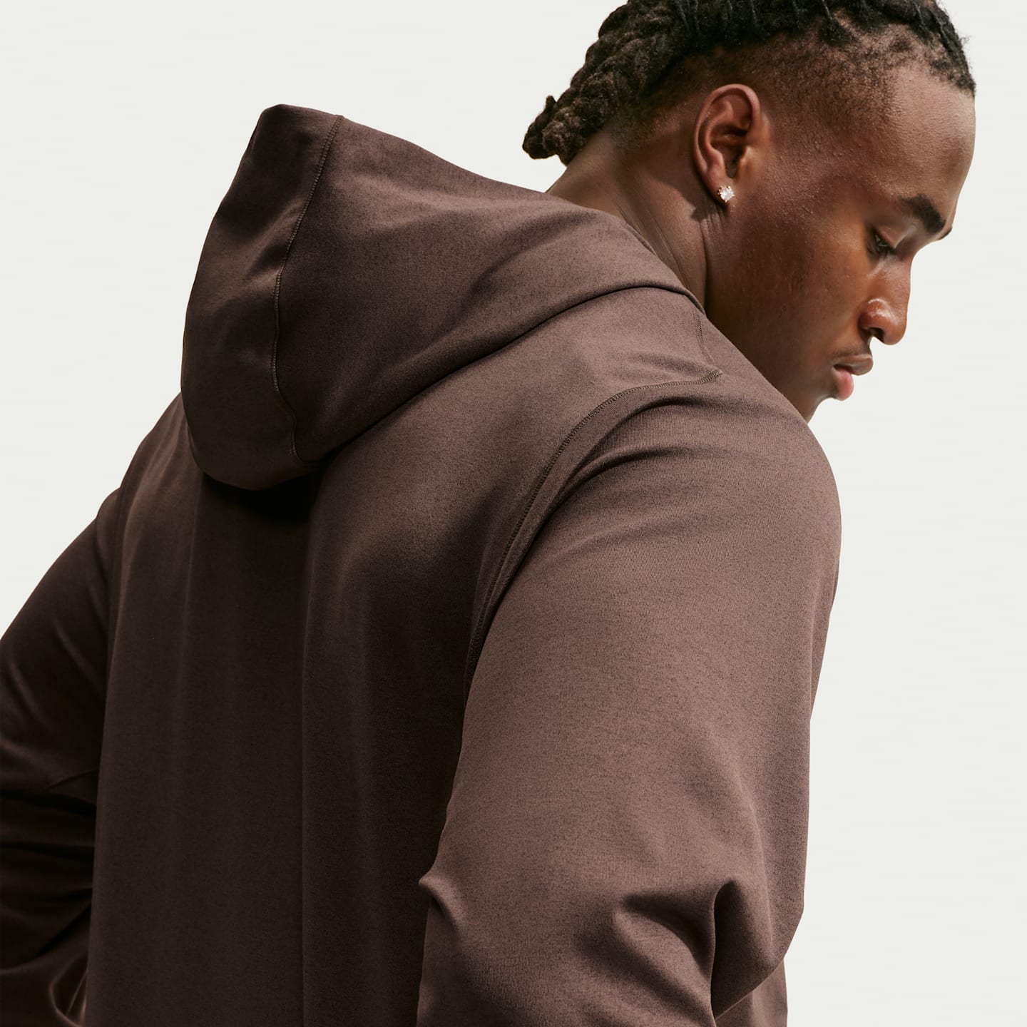 Мужское худи Nike Primary NanoKnit Dri-FIT UV Protection Pullover Performance, цвет: Коричневый / Меланжевый — фото 7