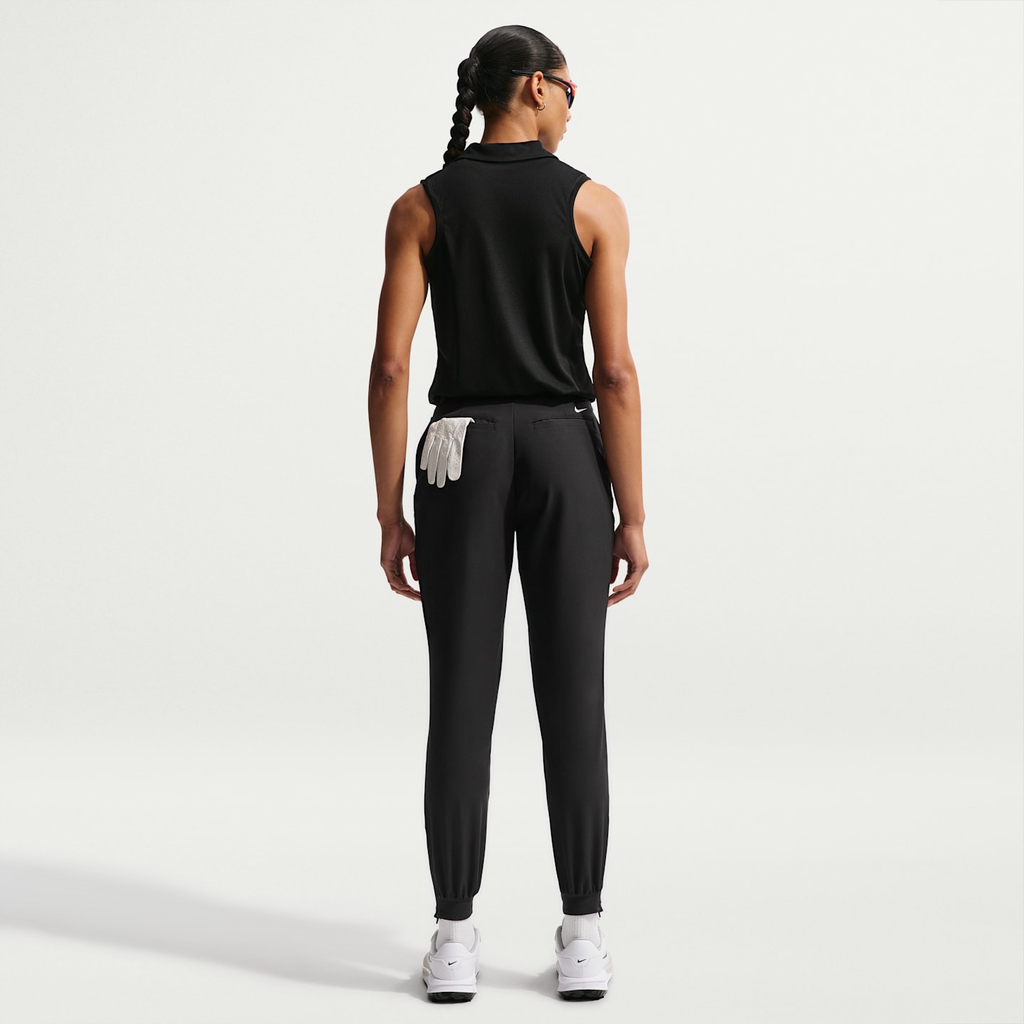 Женские узкие брюки для гольфа Nike Golf Club Repel со средней посадкой, цвет: Чёрный / Белый — фото 5