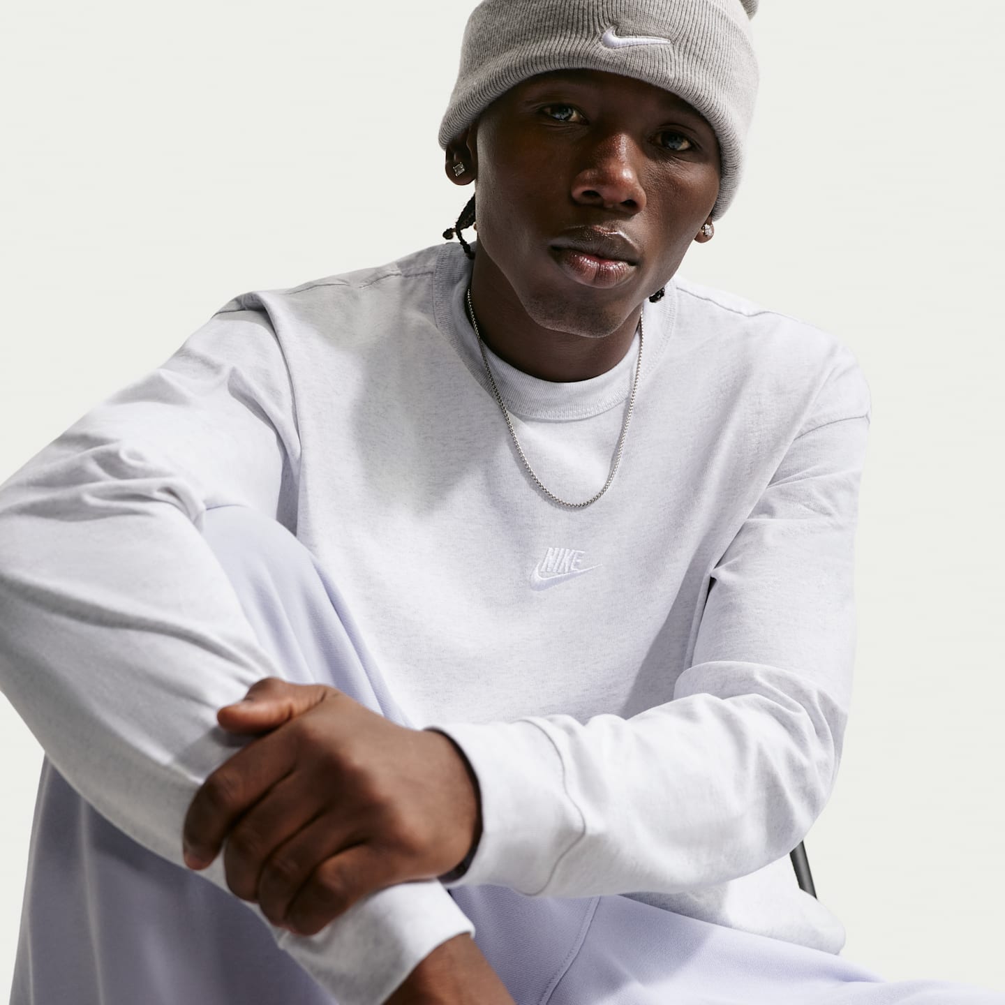 Мужская футболка Nike Sportswear Premium Essentials с длинным рукавом, цвет: Берёзовый меланжевый — фото 3