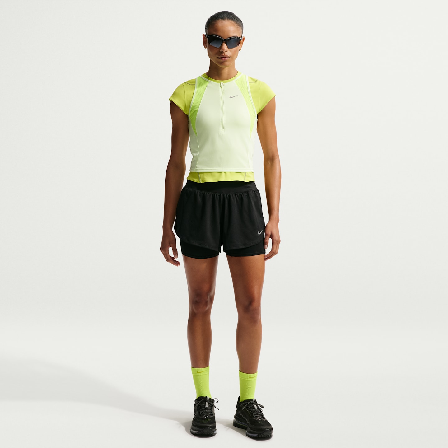 Женские беговые шорты Nike Flow Dri-FIT 2-в-1 из сетки, цвет: Чёрный — фото 1