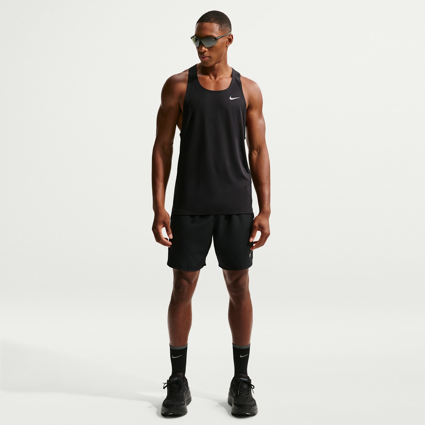 Мужской топ Nike Fast Dri-FIT Running Singlet, цвет: Чёрный — фото 4