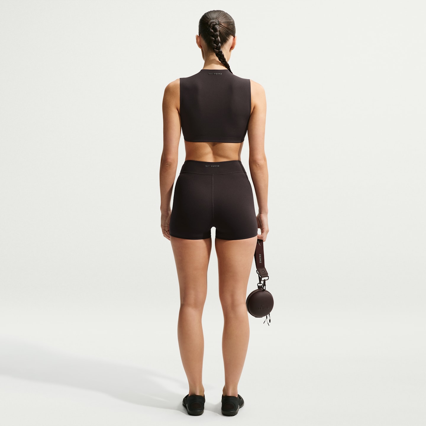 Женские шорты NikeSKIMS Studio Stretch, цвет: Кофейный — фото 5