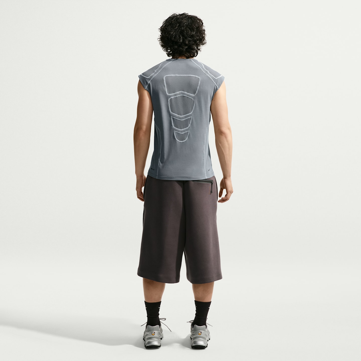 Мужской топ Nike Tech Dri-FIT Sleeveless Top, цвет: Серый / Волчий серый — фото 5