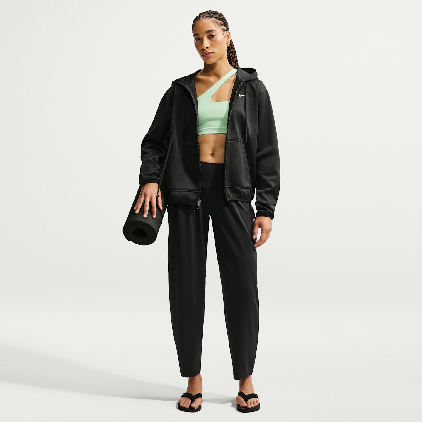 Женское худи на молнии Nike Studio Fleece Sport Therma-FIT, цвет: Чёрный / Белый — фото 4