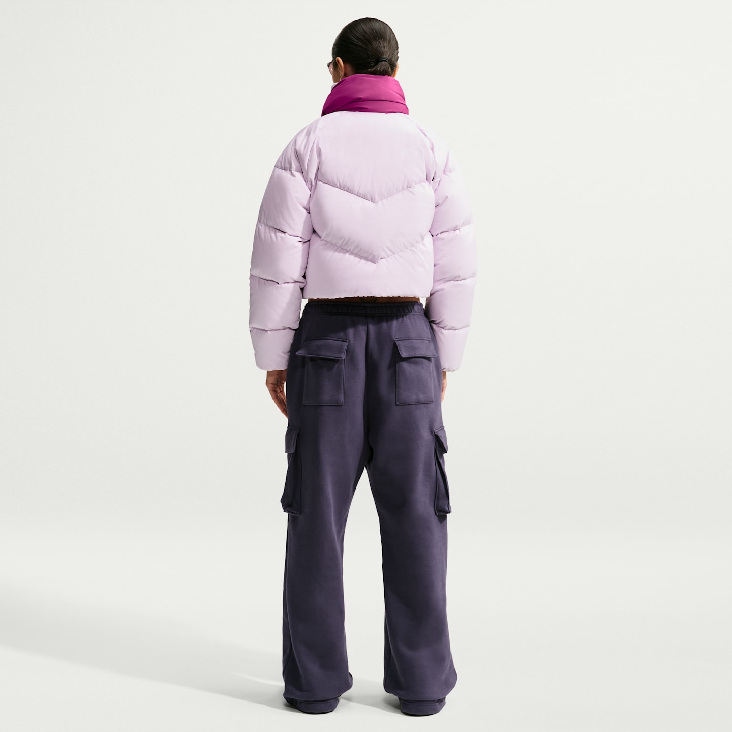 Женская куртка Nike Sportswear Windpuffer Loose Storm-FIT Down, цвет: Выбеленный сиреневый / Ягодный — фото 5