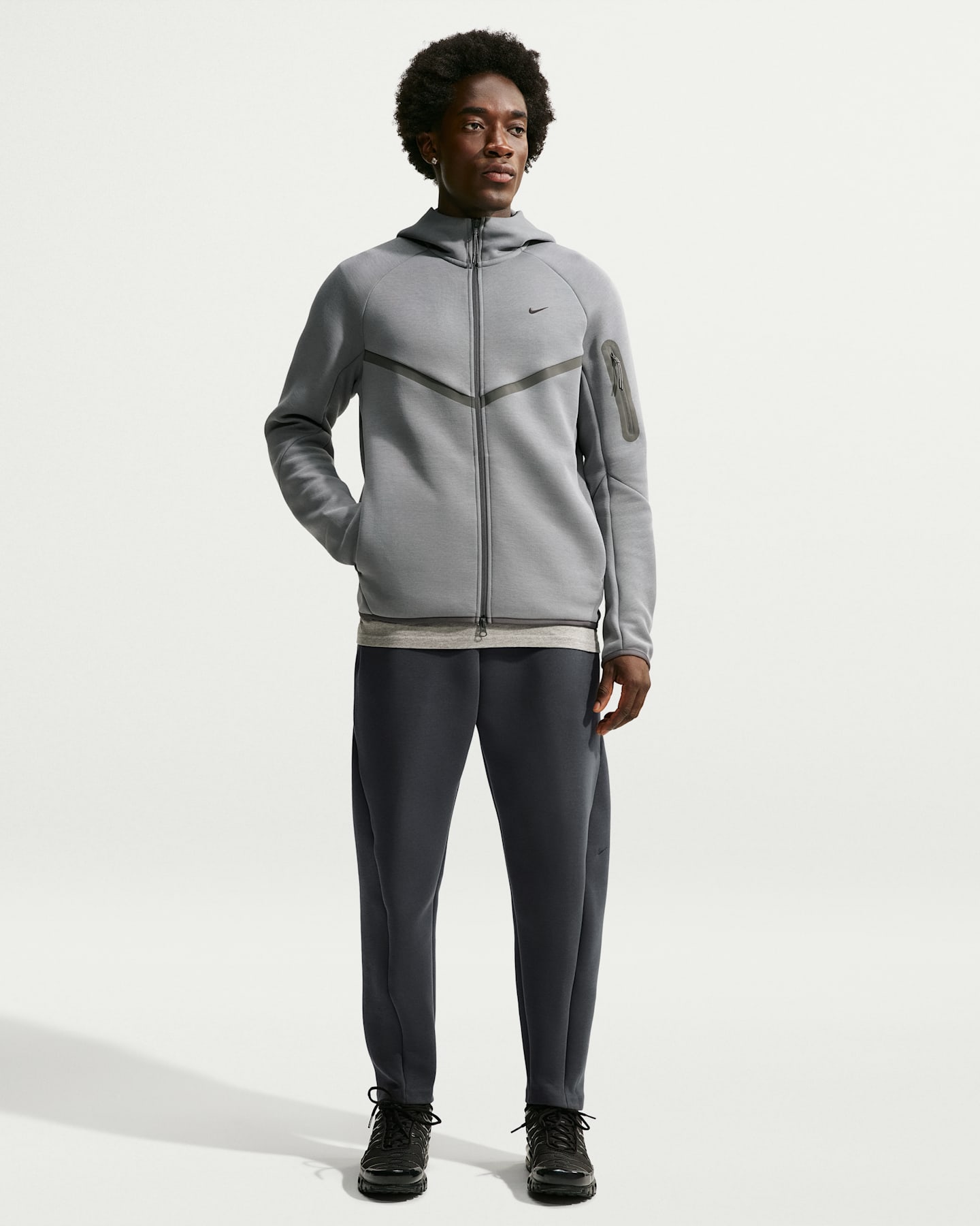 Мужские флисовые брюки Nike Tech свободного кроя, цвет: Антрацитовый / Чёрный — фото 7