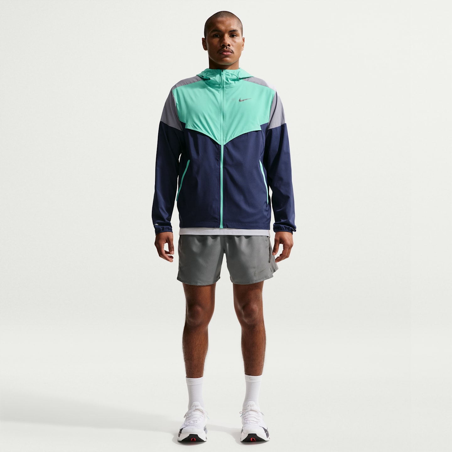 Мужская куртка Nike Impossibly Light Windrunner Running, цвет: Тёмно-синий / Бирюзовый — фото 4