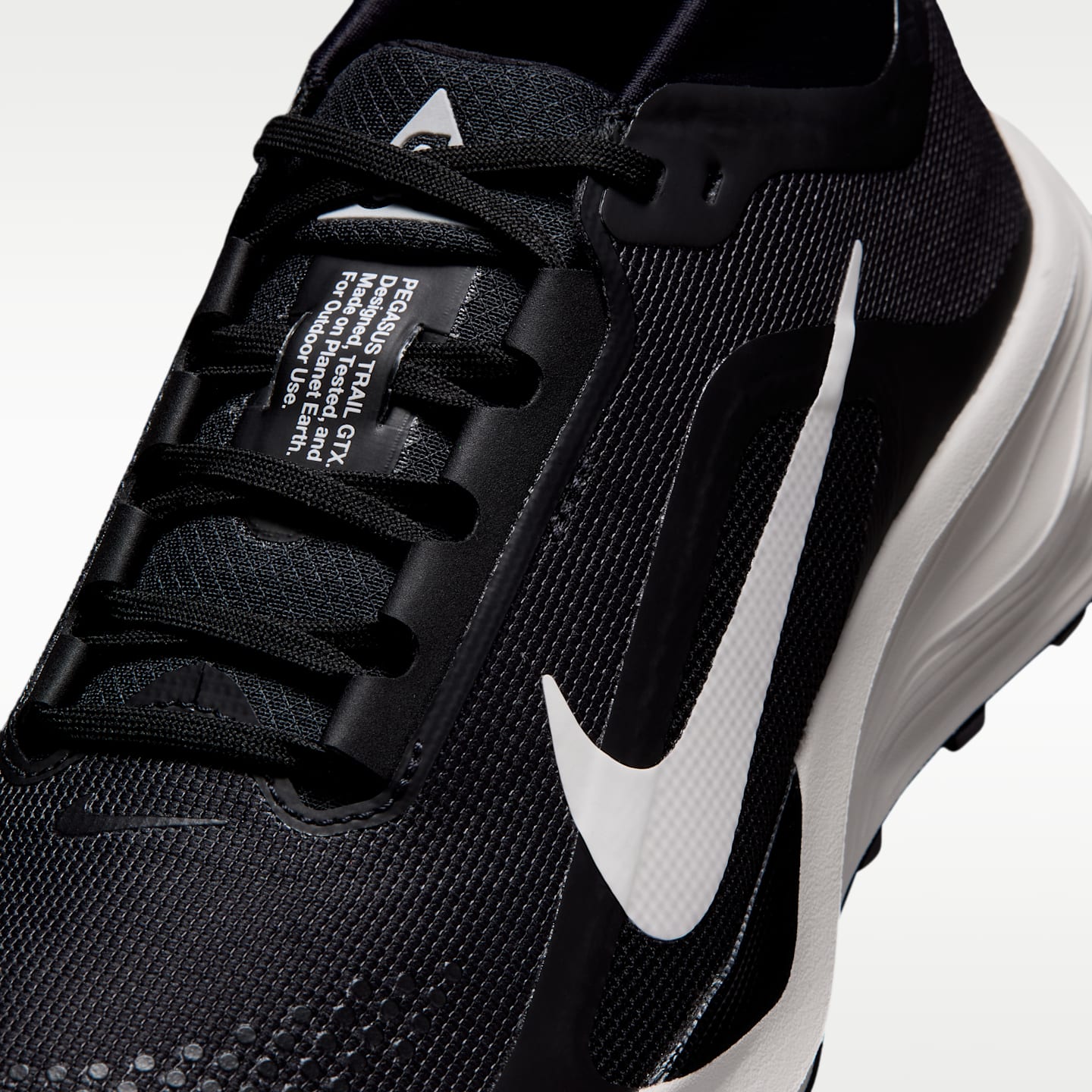 Женские кроссовки Nike ACG Pegasus Trail GORE-TEX Waterproof Trail Running, цвет: Чёрный / Коричневый — фото 7