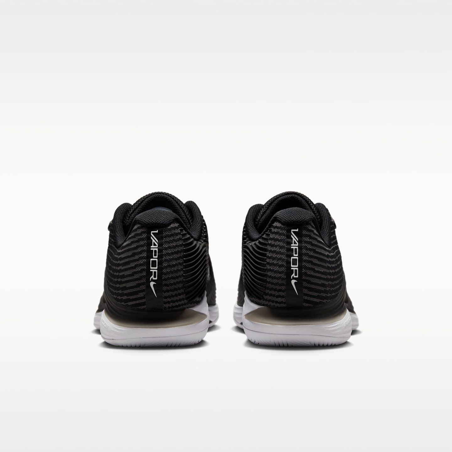 Женские кроссовки Nike Vapor 12 Clay Court Tennis Shoes, цвет: Чёрный / Серый — фото 6