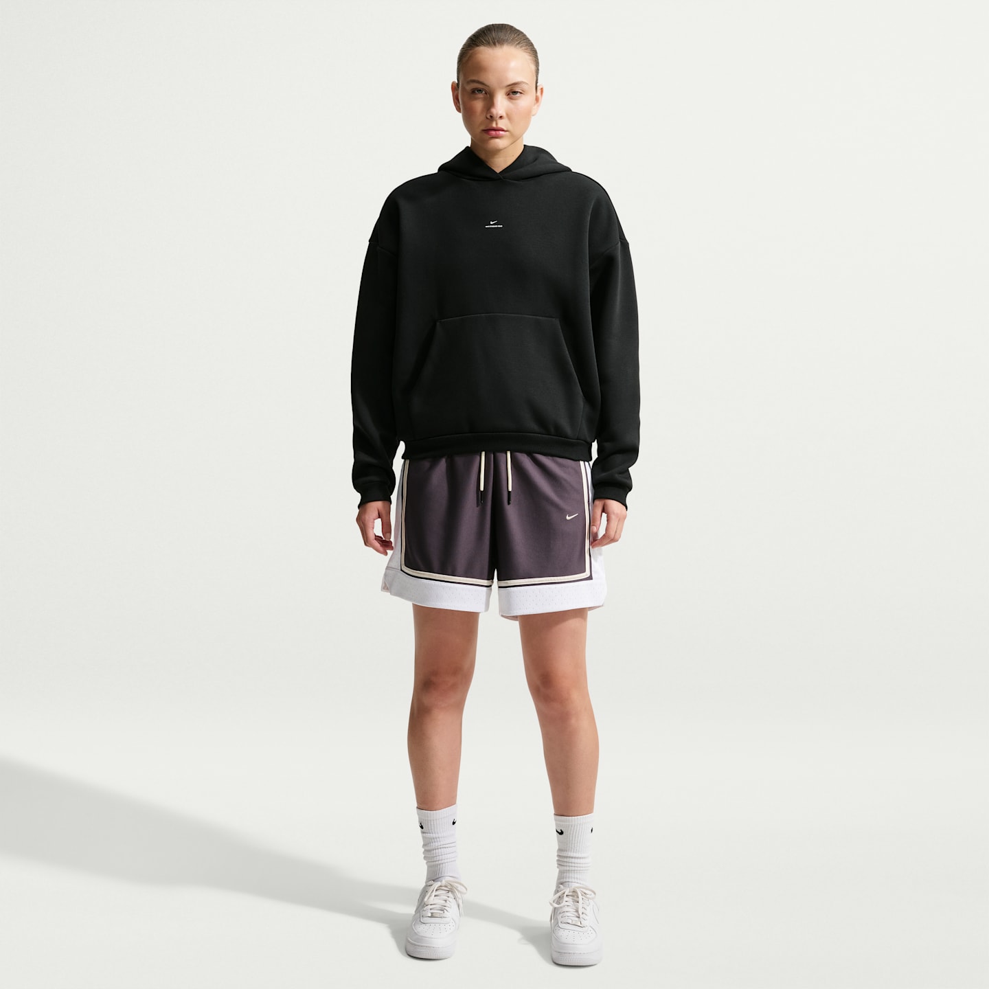 Женское баскетбольное худи-пуловер Nike Standard Issue с начёсом, цвет: Чёрный / Бледная слоновая кость — фото 4