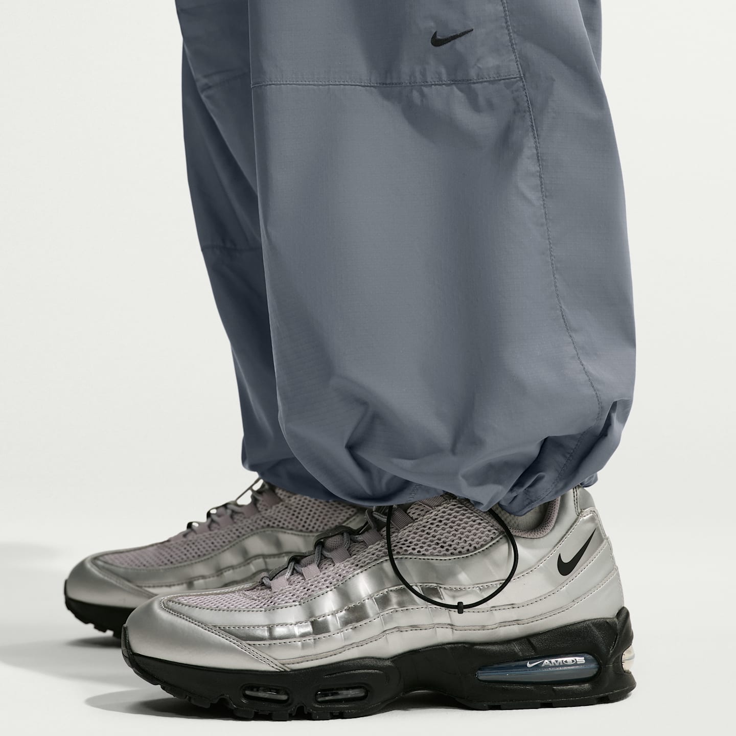 Мужские светоотражающие брюки Nike Tech свободного кроя, цвет: Сланцевый / Чёрный — фото 6