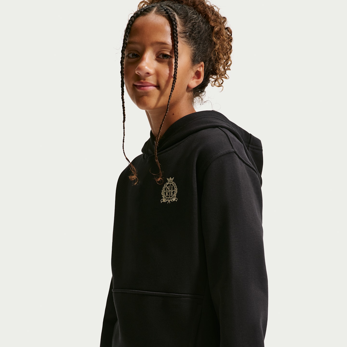 Детское худи Nike Sportswear Club из френч терри, цвет: Чёрный / Sanddrift — фото 2