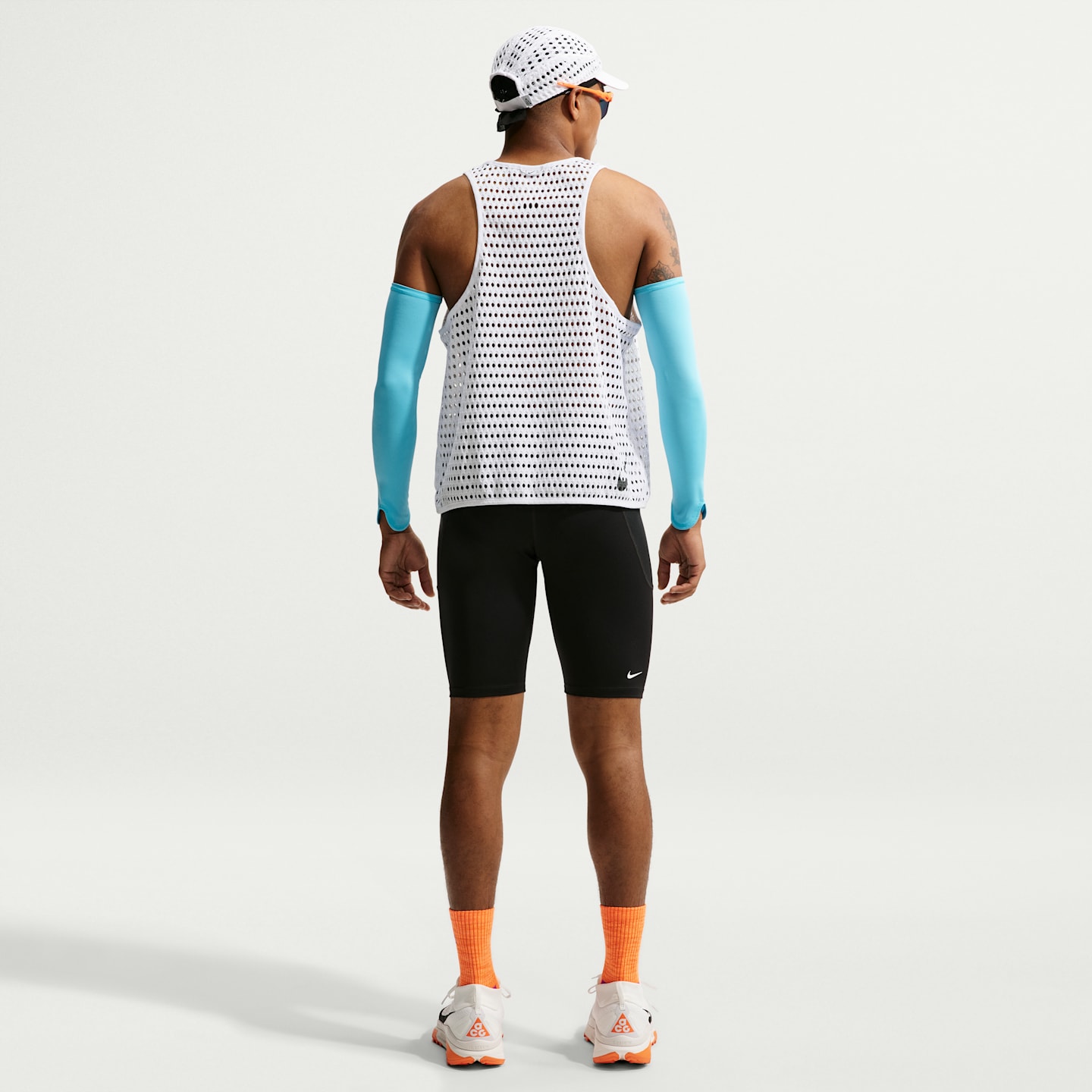 Мужской топ Nike ACG Radical AirFlow Dri-FIT Trail Running Tank Top, цвет: Белый / Антрацитовый — фото 5