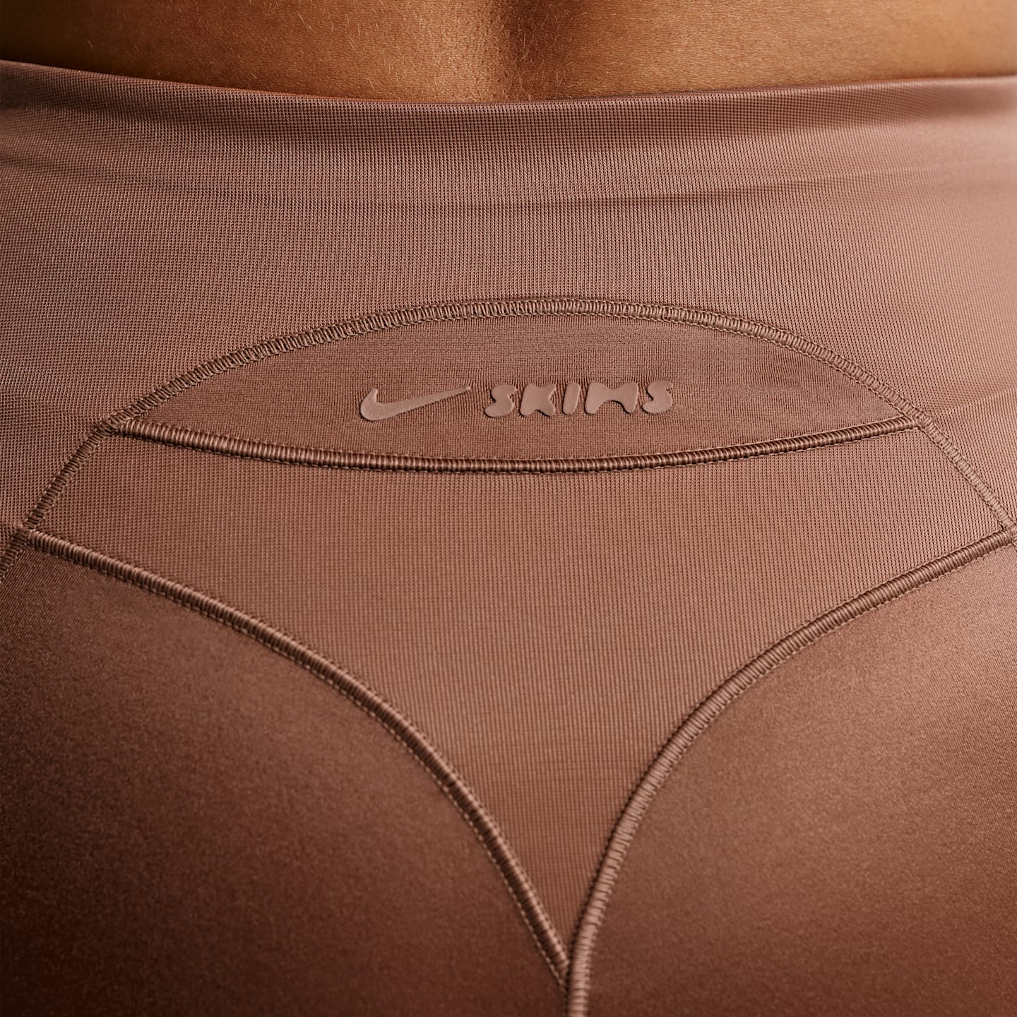 Женские велосипедки NikeSKIMS Satin Shine с высокой талией, 5, цвет: Коричневый — фото 6