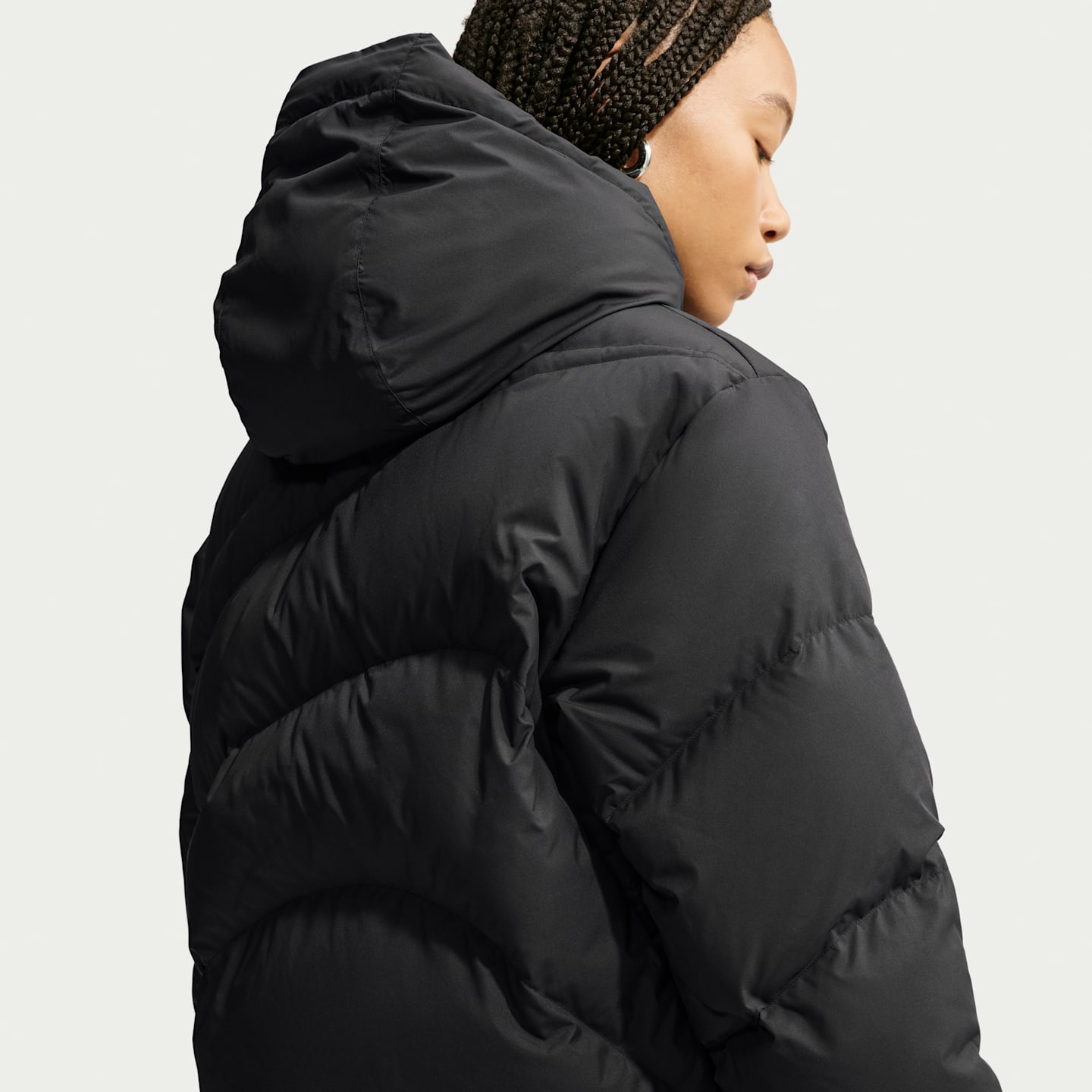Женская куртка Nike Sportswear Swoosh Series Loose Storm-FIT Hooded Down, цвет: Чёрный / Железный серый — фото 2
