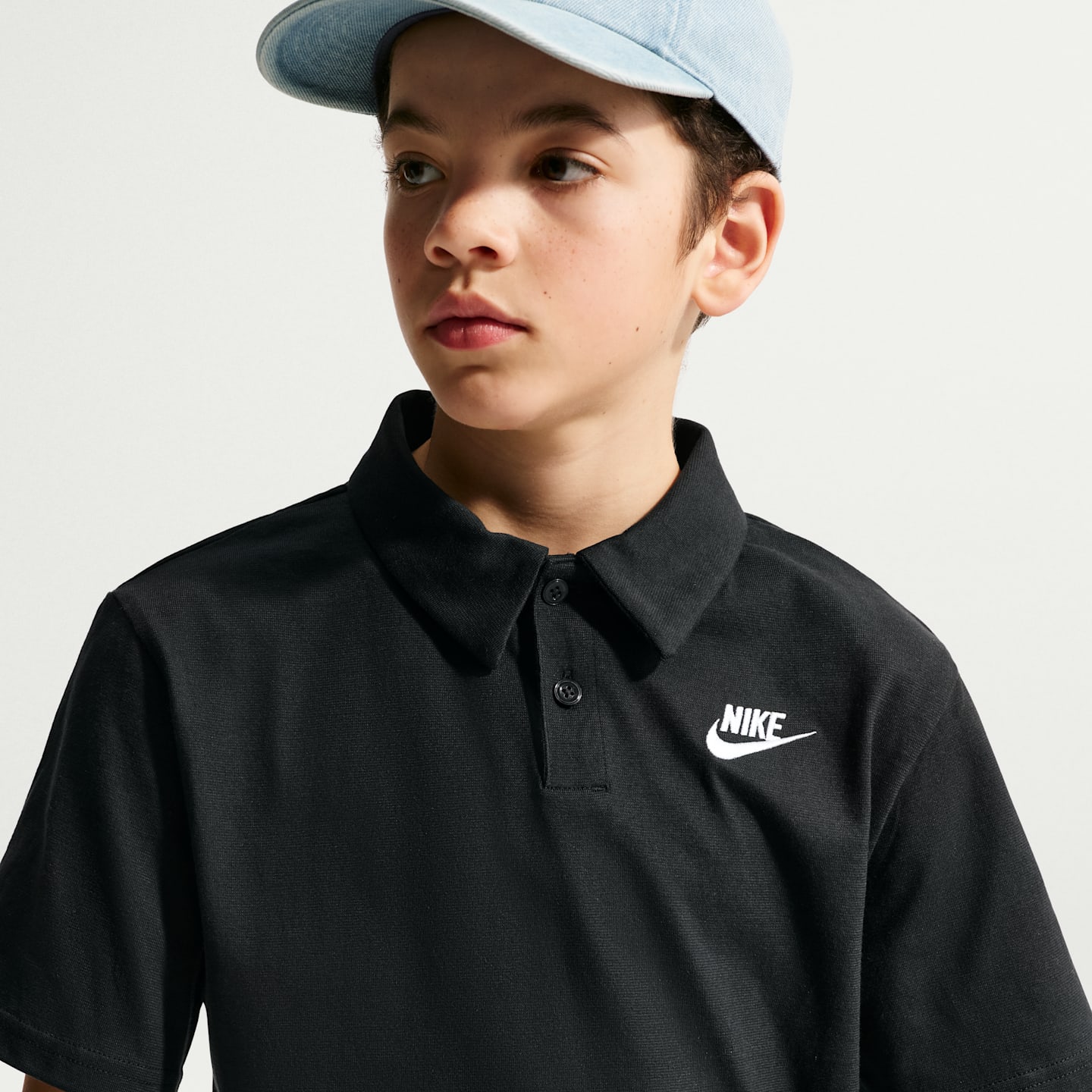 Детское поло Nike Sportswear Club Knit Short-Sleeve Polo, цвет: Чёрный / Белый — фото 3