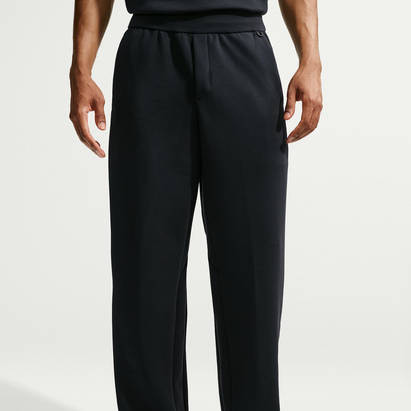 Мужские прямые брюки Nike 24.7 ImpossiblySoft Dri-FIT, цвет: Чёрный / Серый — фото 2