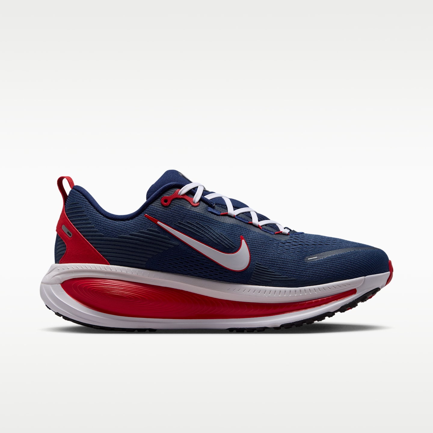 Мужские кроссовки Nike College Vomero 18 (Arizona) Road Running, цвет: Тёмно-синий / Красный — фото 3